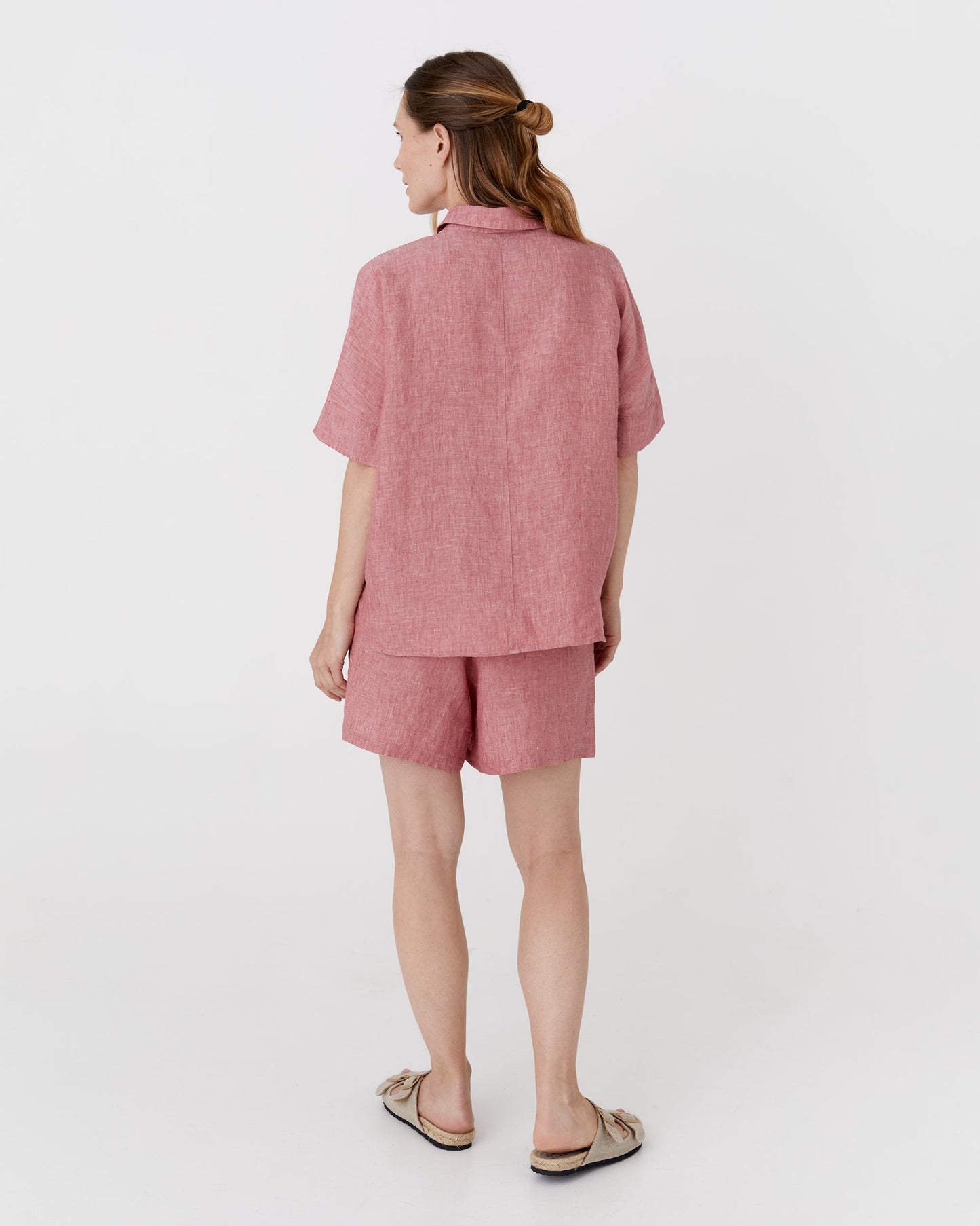 Short-sleeved linen top CABRERA in Cranberry - MagicLinen