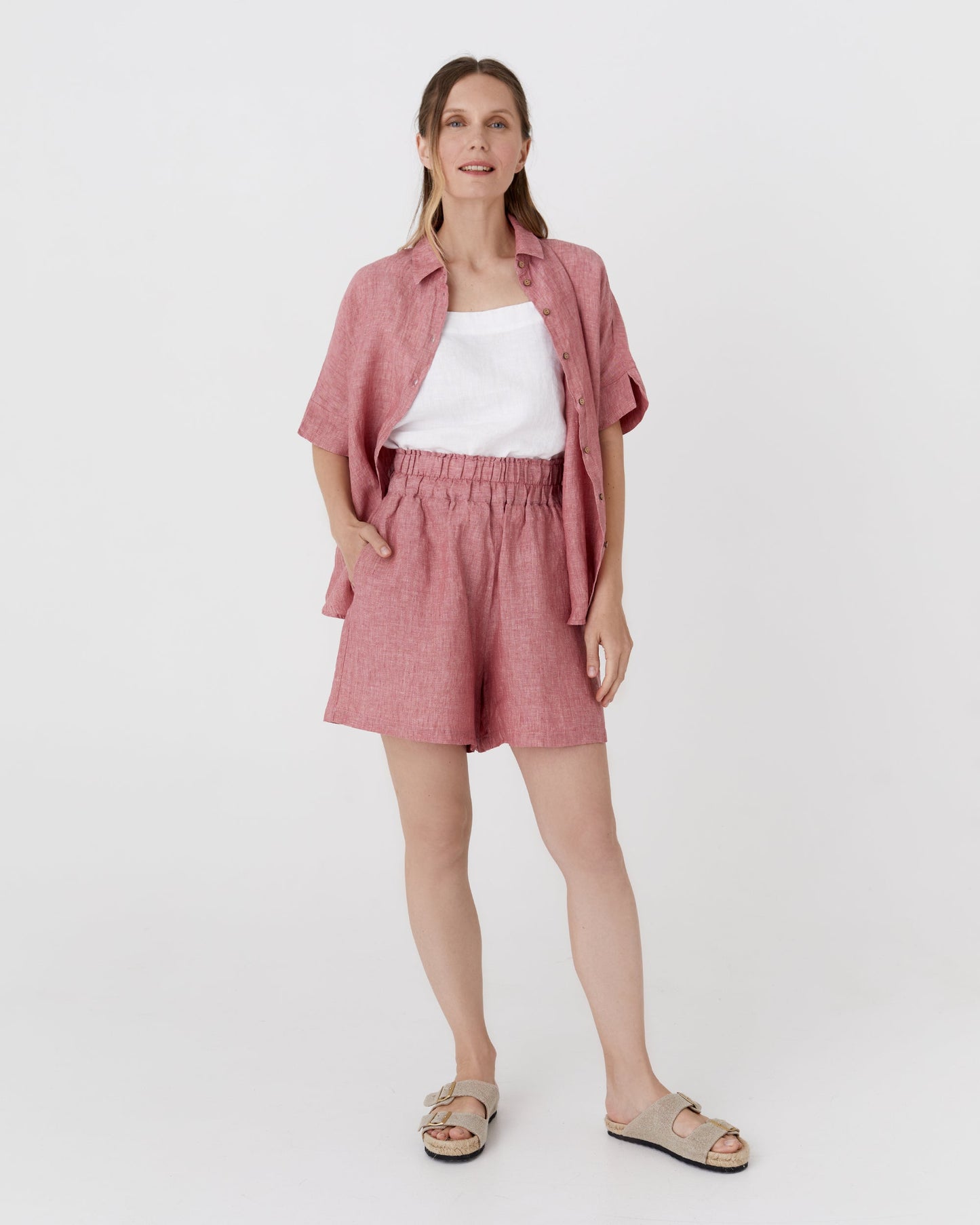 Short-sleeved linen top CABRERA in Cranberry - MagicLinen