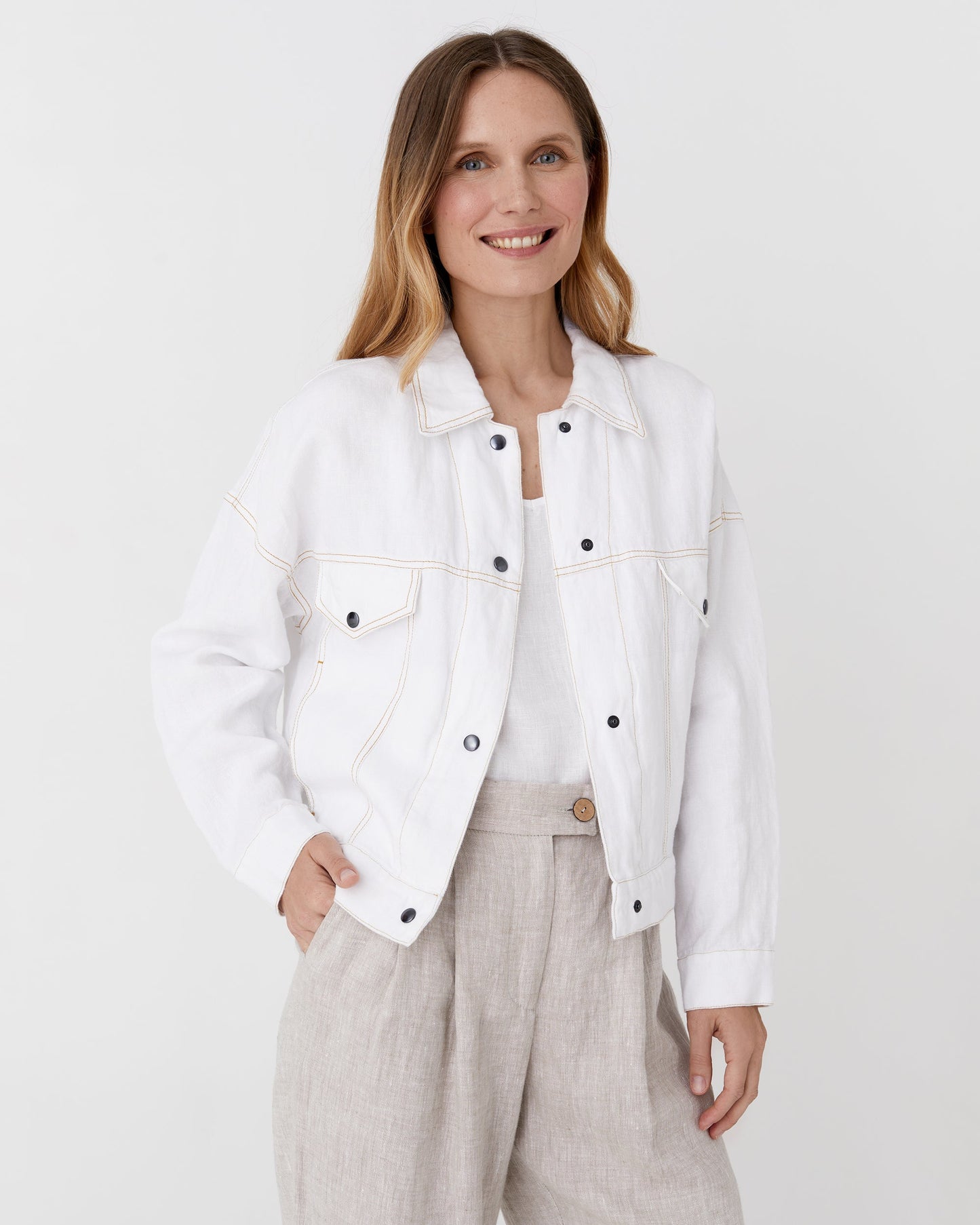 Cropped linen jacket LEURA in White - MagicLinen