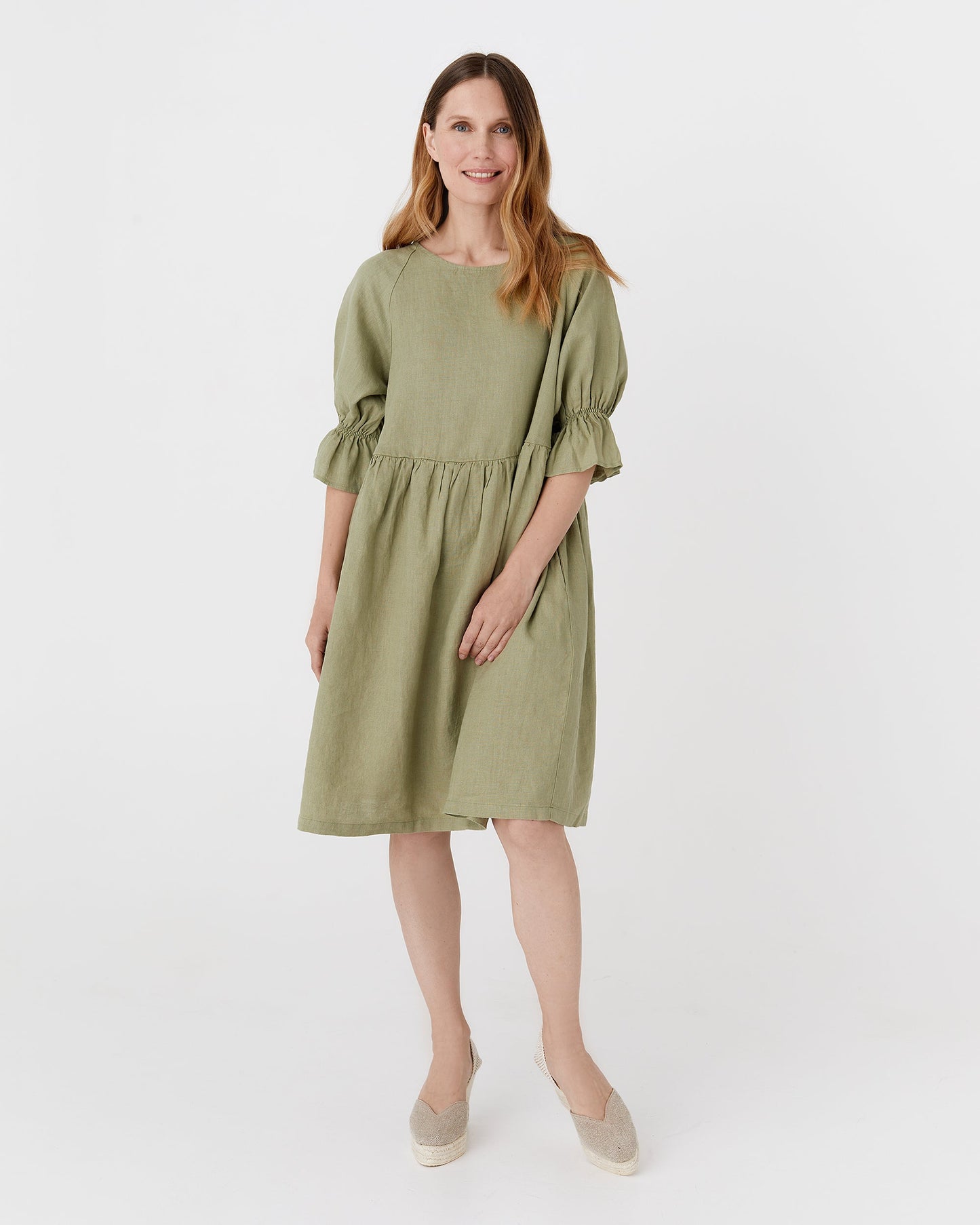 Voluminous linen dress NERJA in Sage - MagicLinen