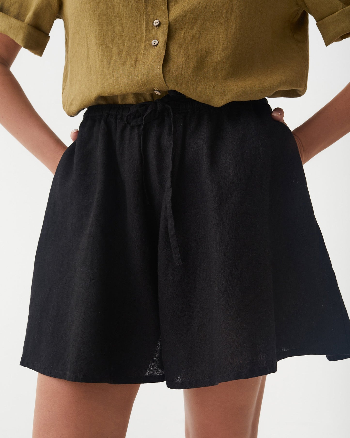 Flowy Linen Shorts RHINE in Black