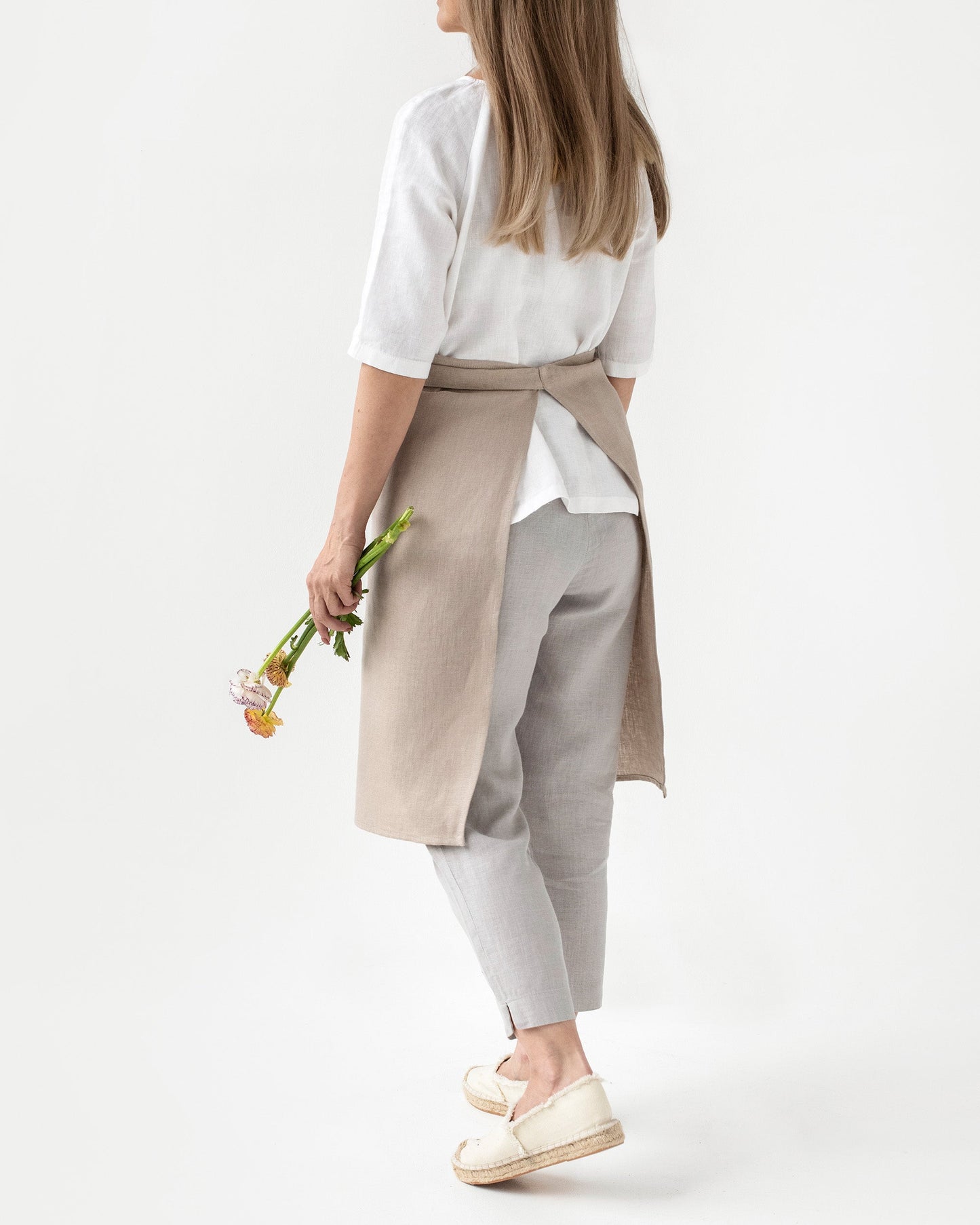Linen bib apron in traditional gray stripes - MagicLinen