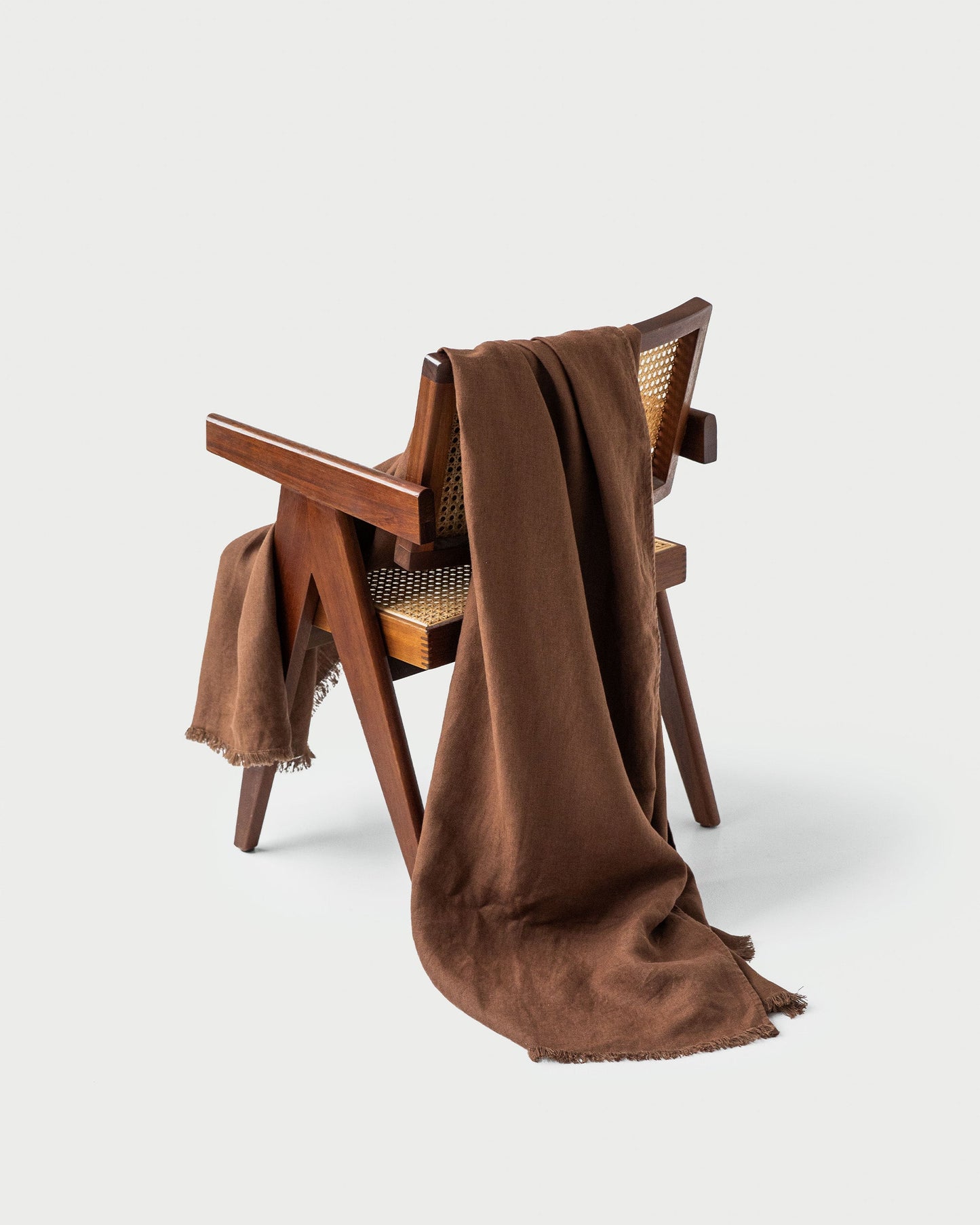 Heavyweight linen throw blanket in Chocolate brown | MagicLinen
