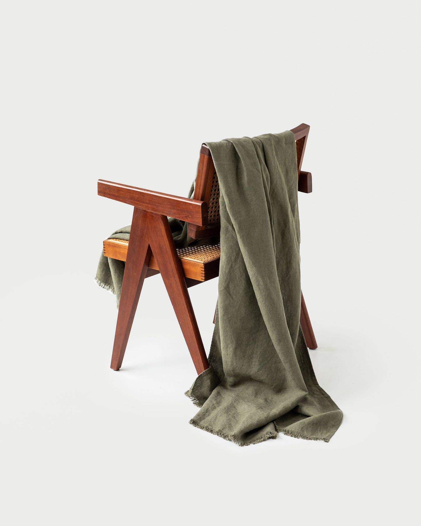 Heavyweight linen throw blanket in Dark green