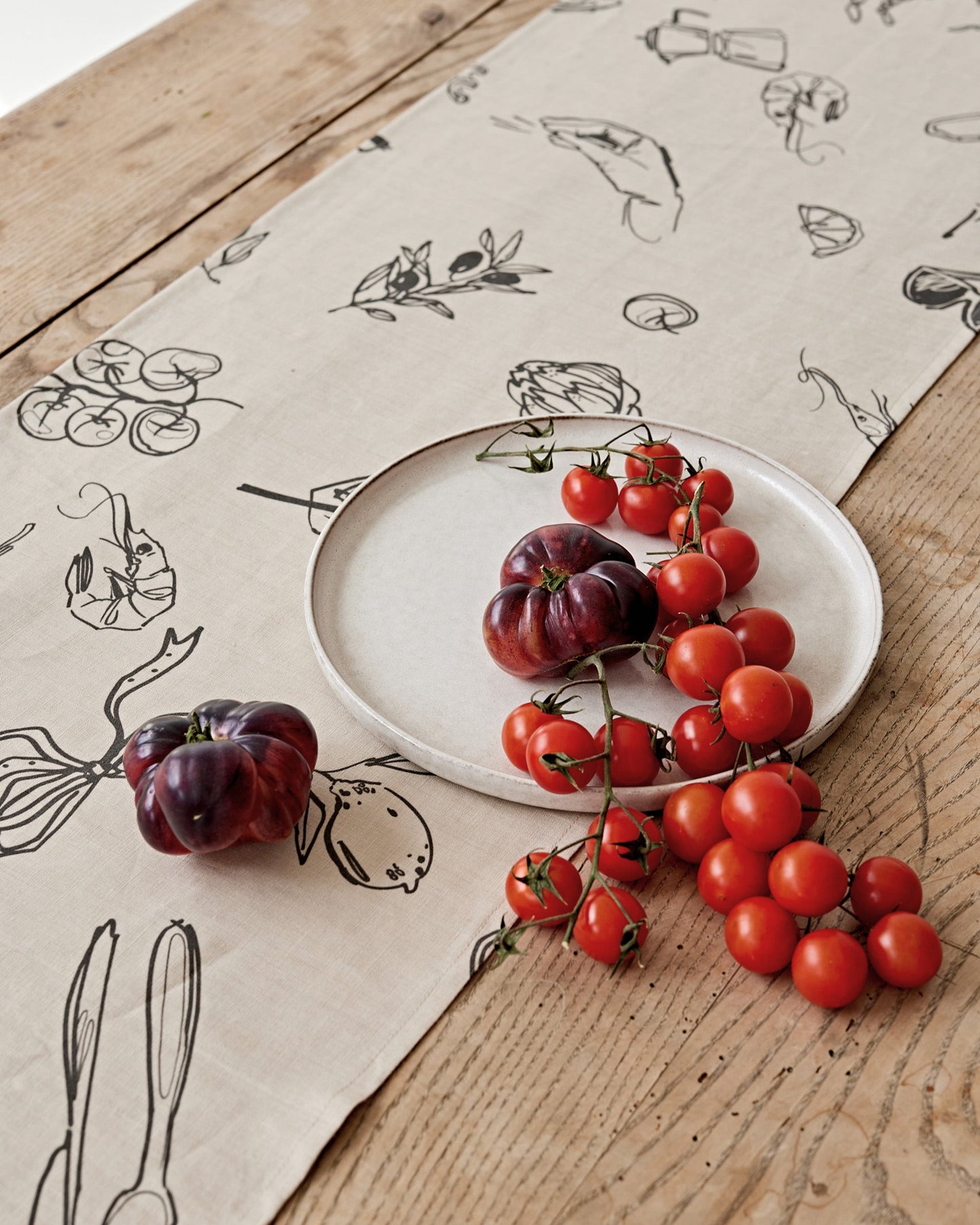 Linen Table Runner in Italian summer print | MagicLinen