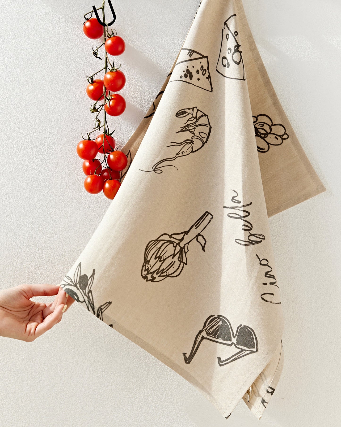Linen tea towel in Italian summer print | MagicLinen