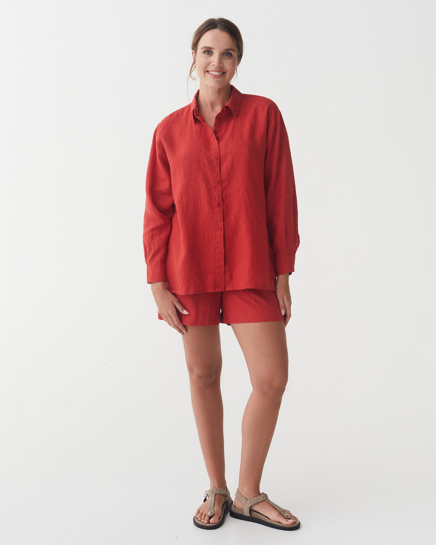 Long-Sleeve Linen Shirt ISLAY in Aurora red | MagicLinen