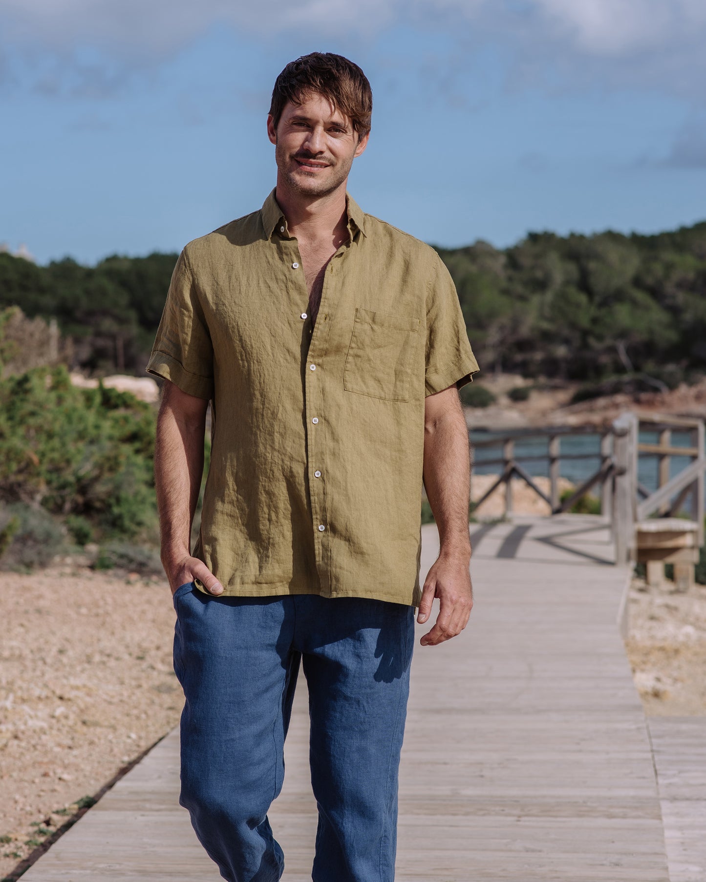 Men's short sleeves linen shirt VERBIER in Khaki green | MagicLinen