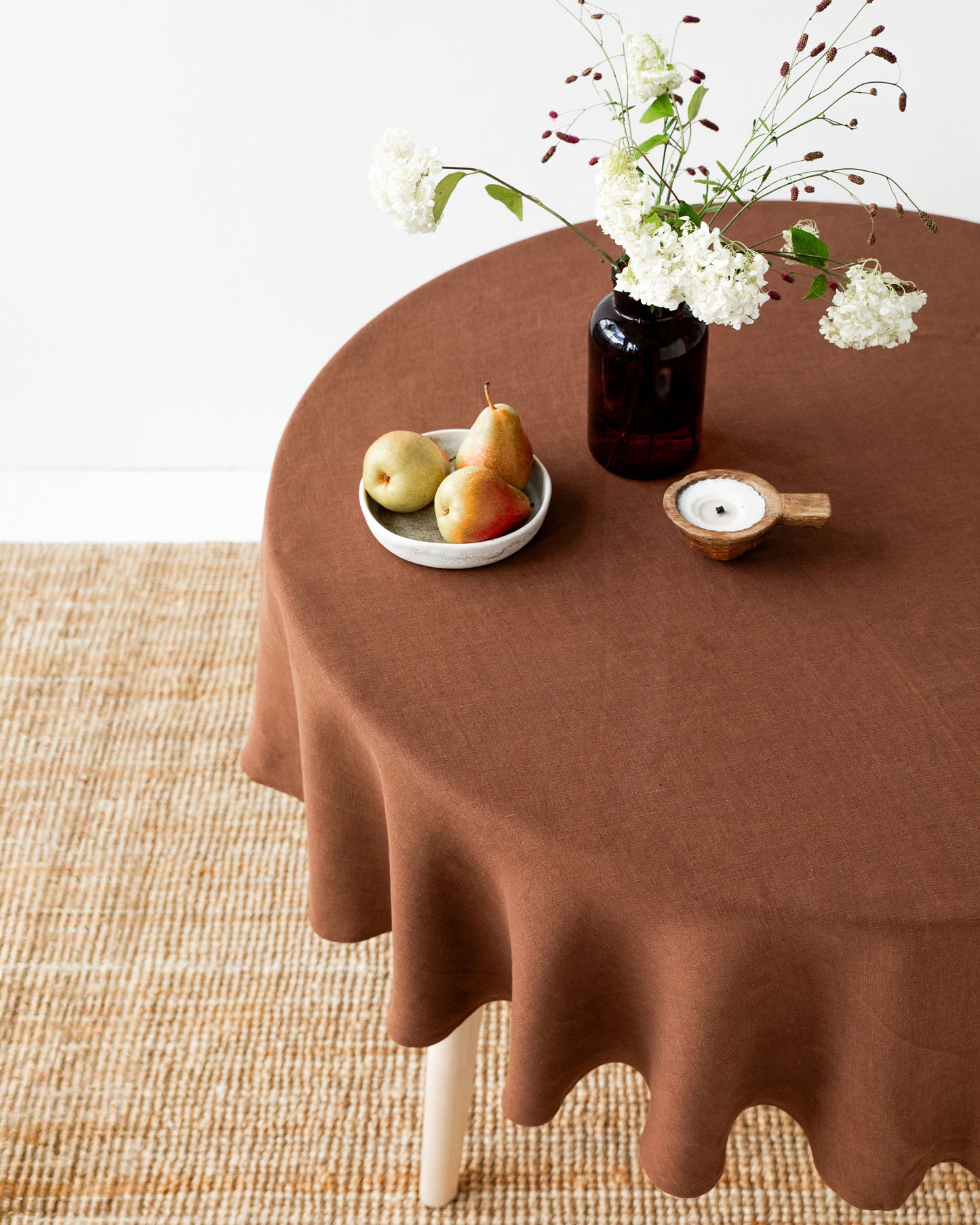 Round linen tablecloth in Chocolate brown