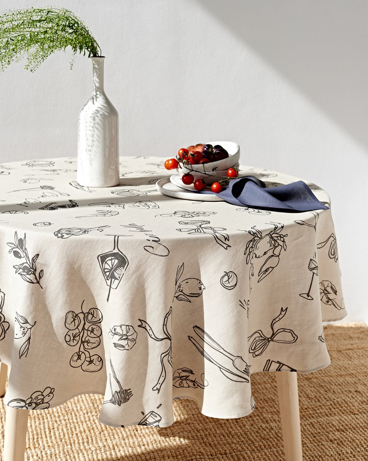 Round linen tablecloth in Italian summer print | MagicLinen
