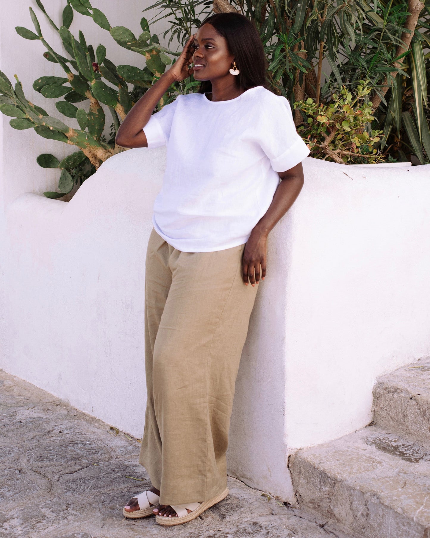 Short-sleeved linen top AMED in White