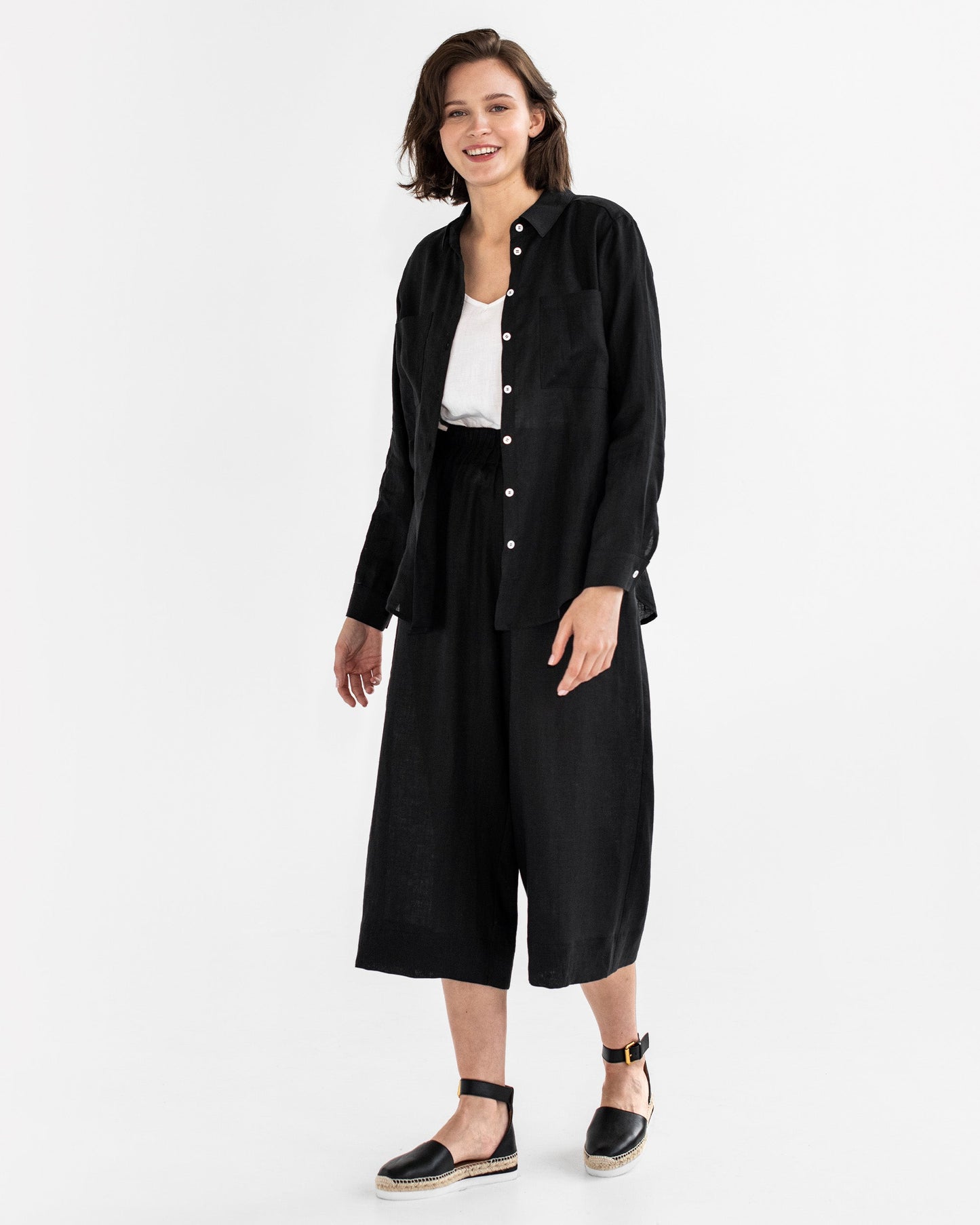 Wide leg linen culotte pants BRUNY in Black - MagicLinen