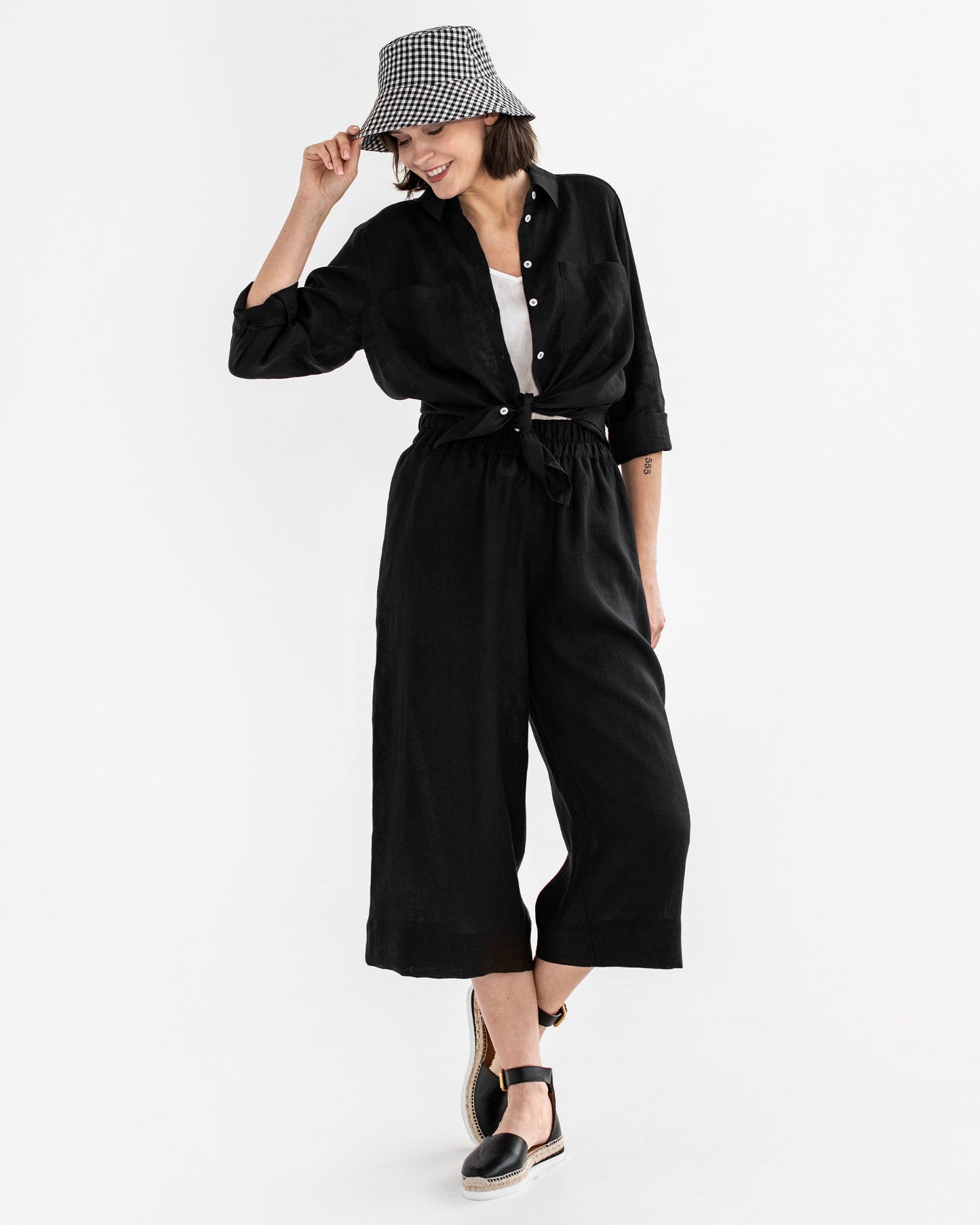 Wide leg linen culotte pants BRUNY in Black - MagicLinen