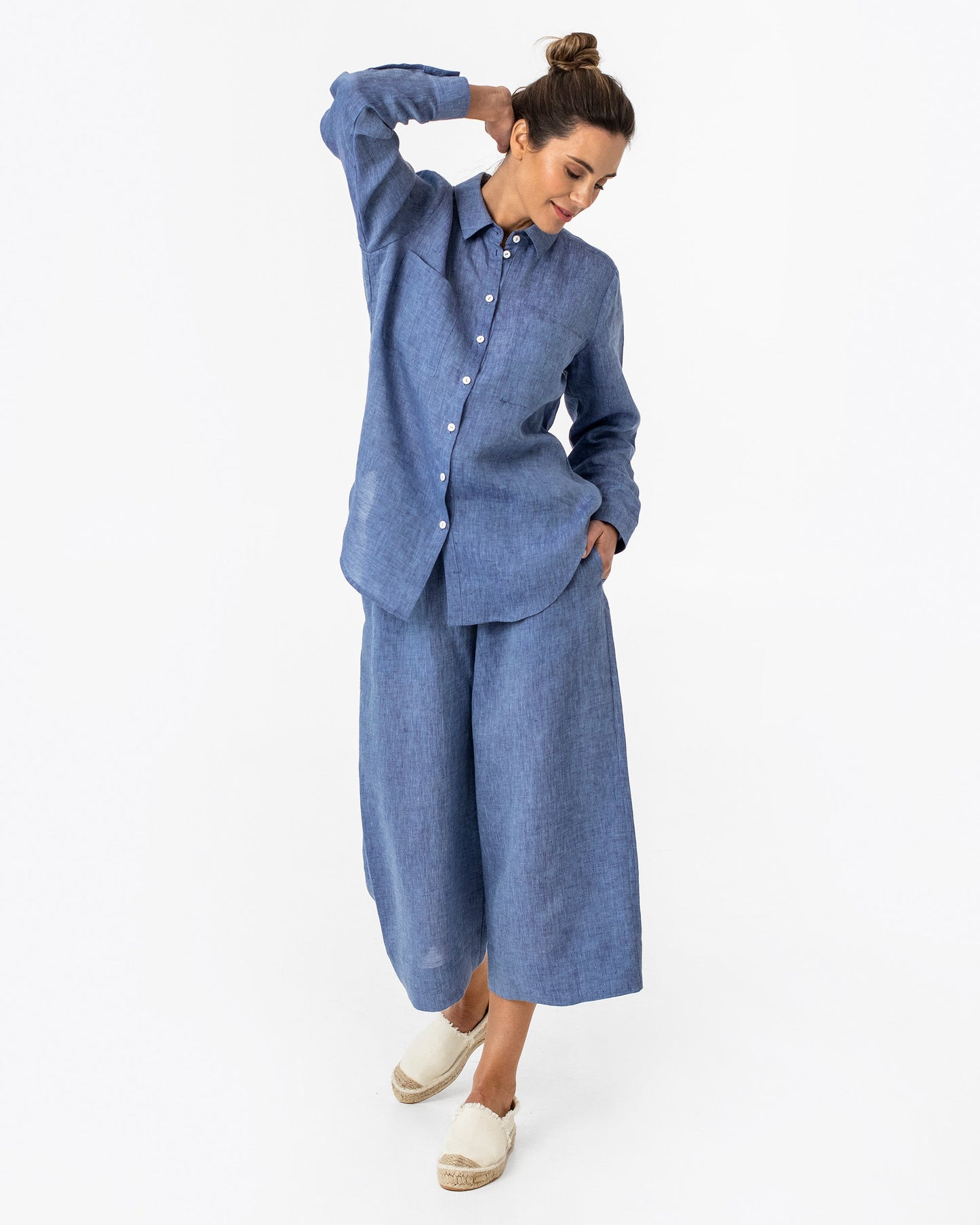 Long-sleeved linen shirt CALPE in Denim chambray - MagicLinen