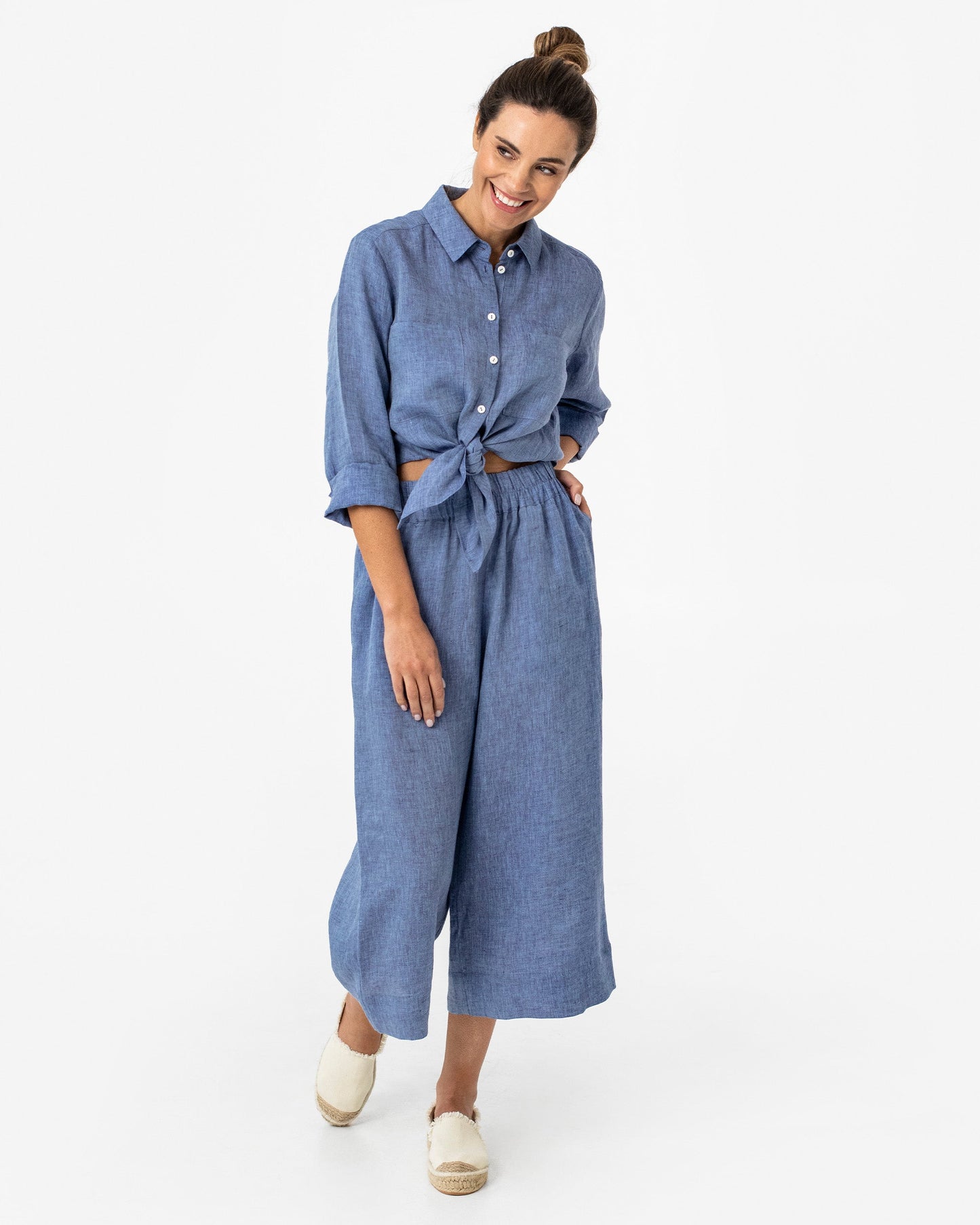 Long-sleeved linen shirt CALPE in Denim chambray - MagicLinen