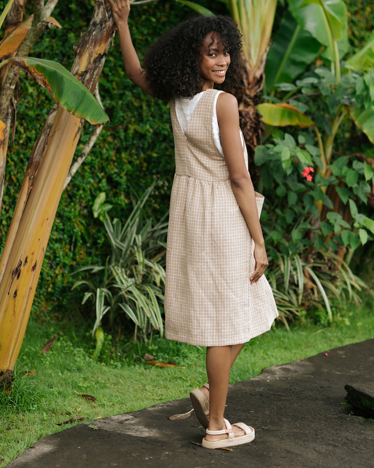 Pinafore linen dress ROATAN in Brown windowpane - MagicLinen