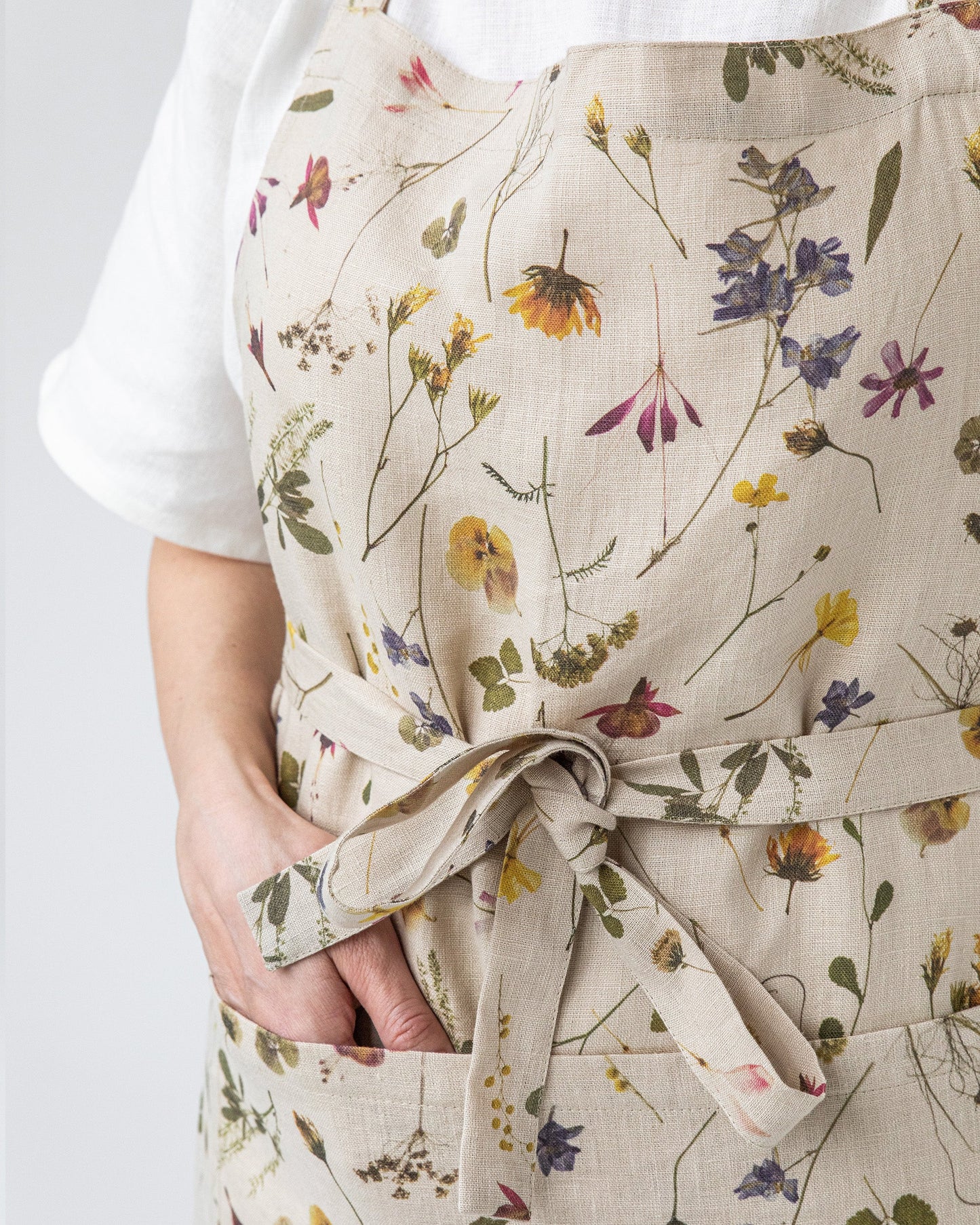 Botanical print linen bib apron - MagicLinen
