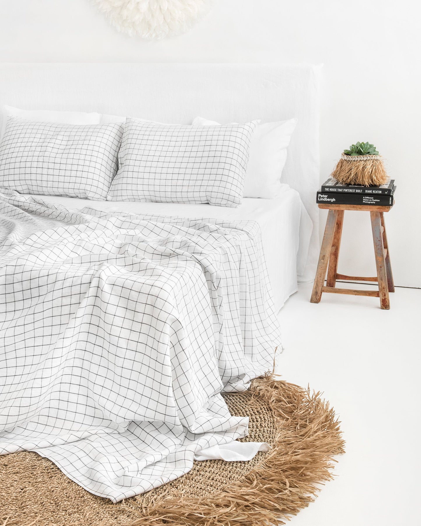 Charcoal grid linen flat sheet - MagicLinen