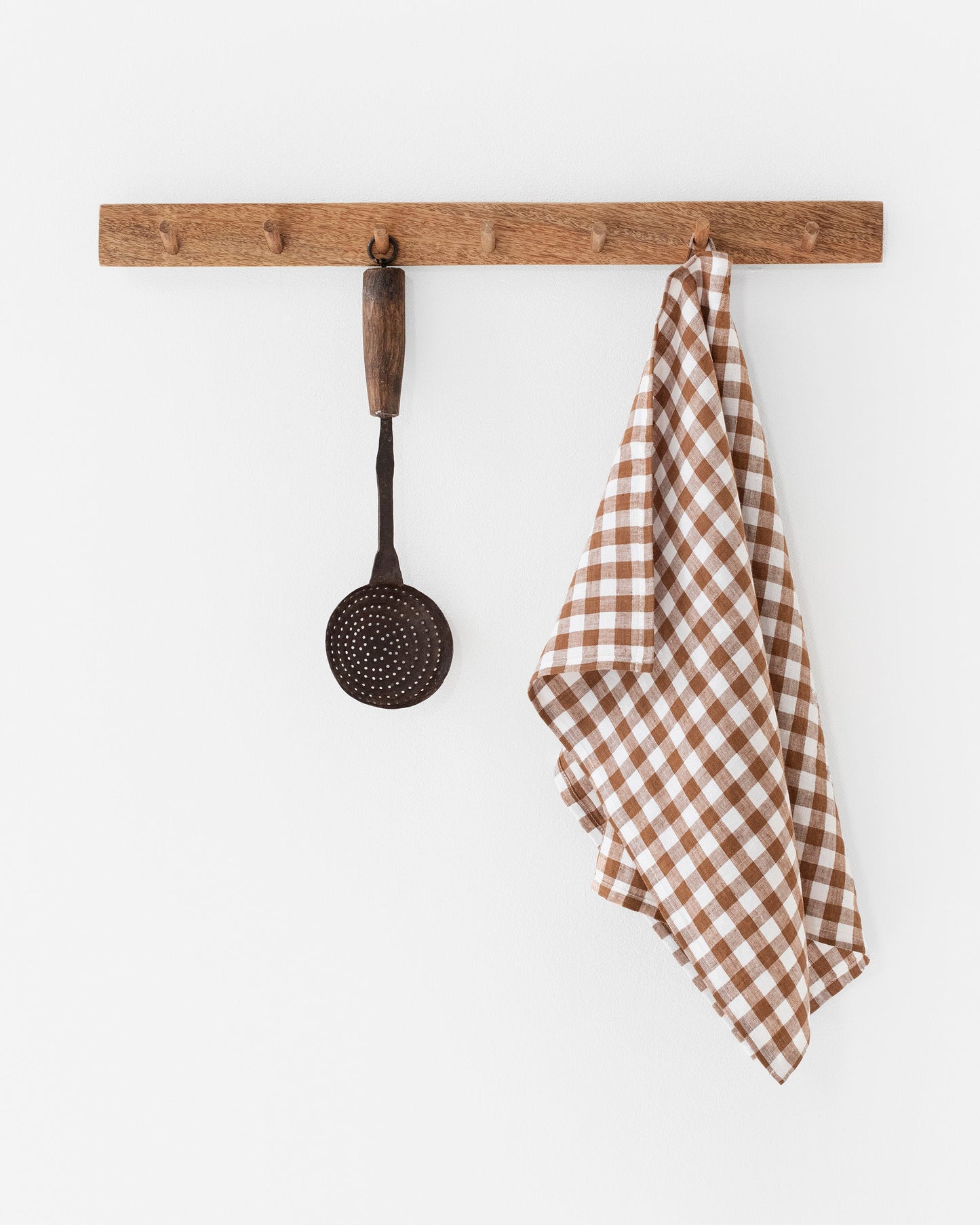 Linen tea towel in Cinnamon gingham | MagicLinen