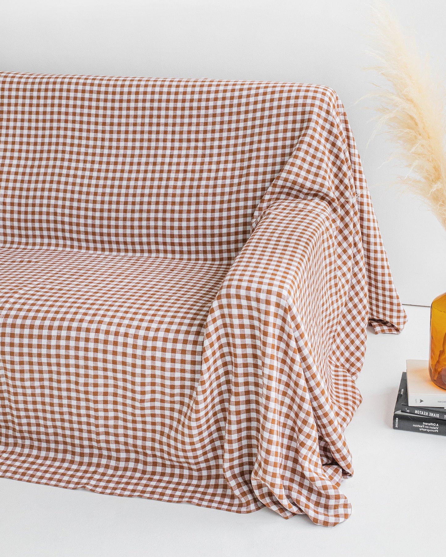 Linen couch cover in Cinnamon gingham - MagicLinen