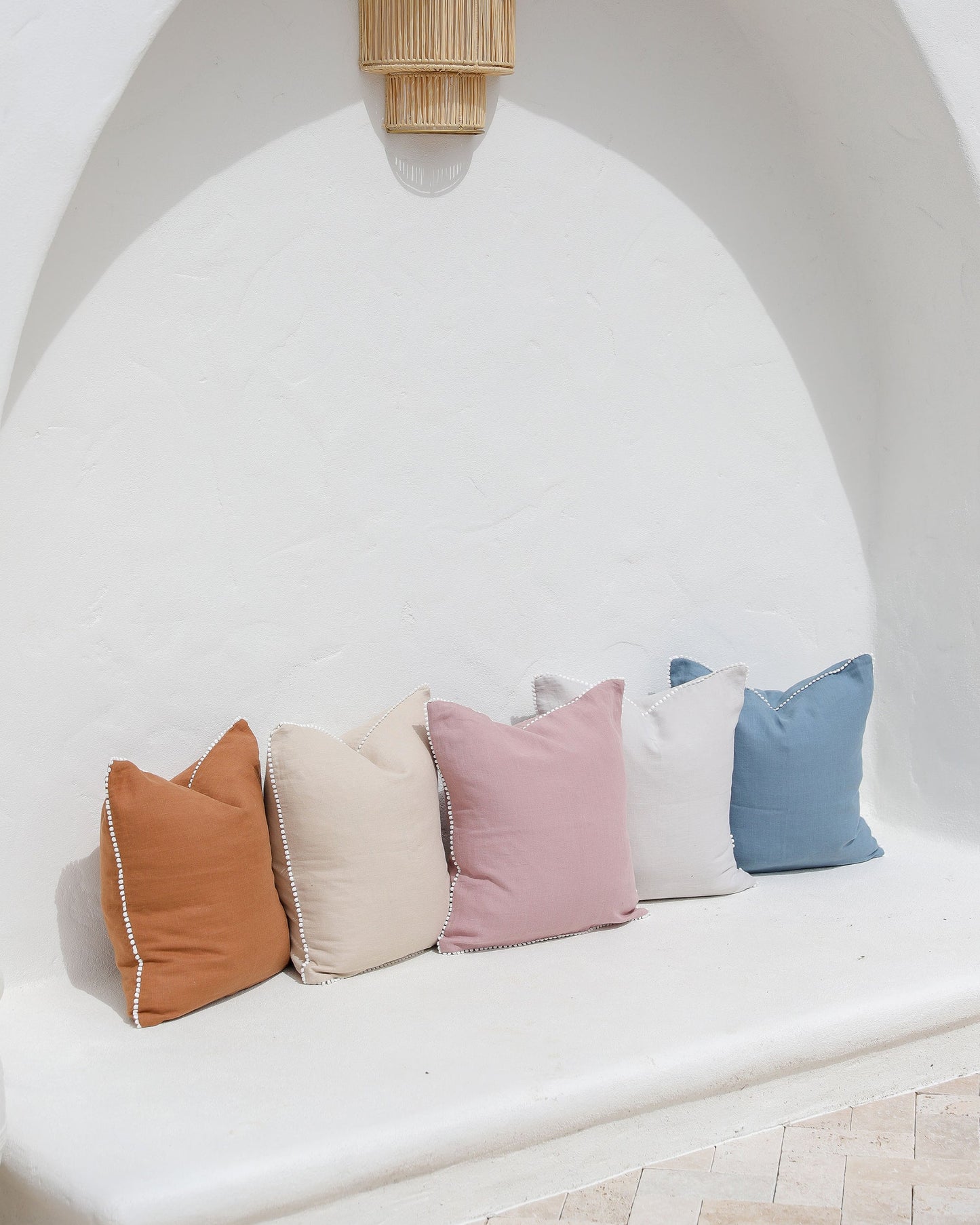 Cushion cover with pom poms - MagicLinen