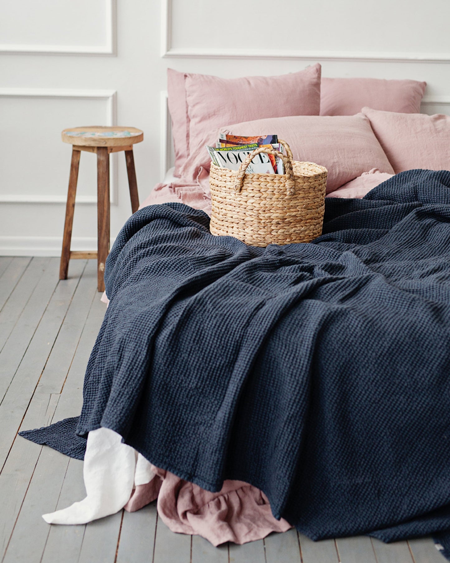 Dark gray waffle blanket - MagicLinen