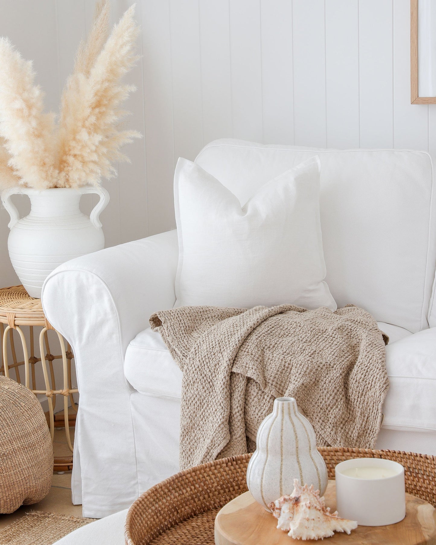 Deco pillow cover with buttons - MagicLinen