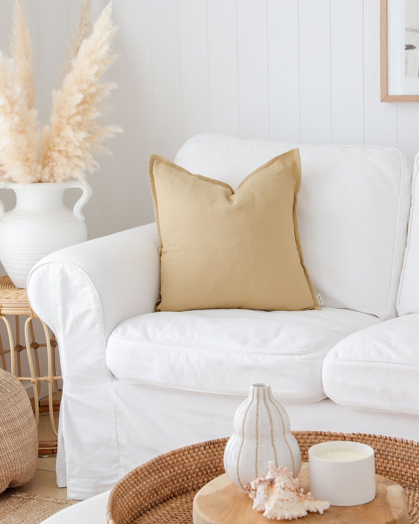 Deco pillow cover with buttons - MagicLinen