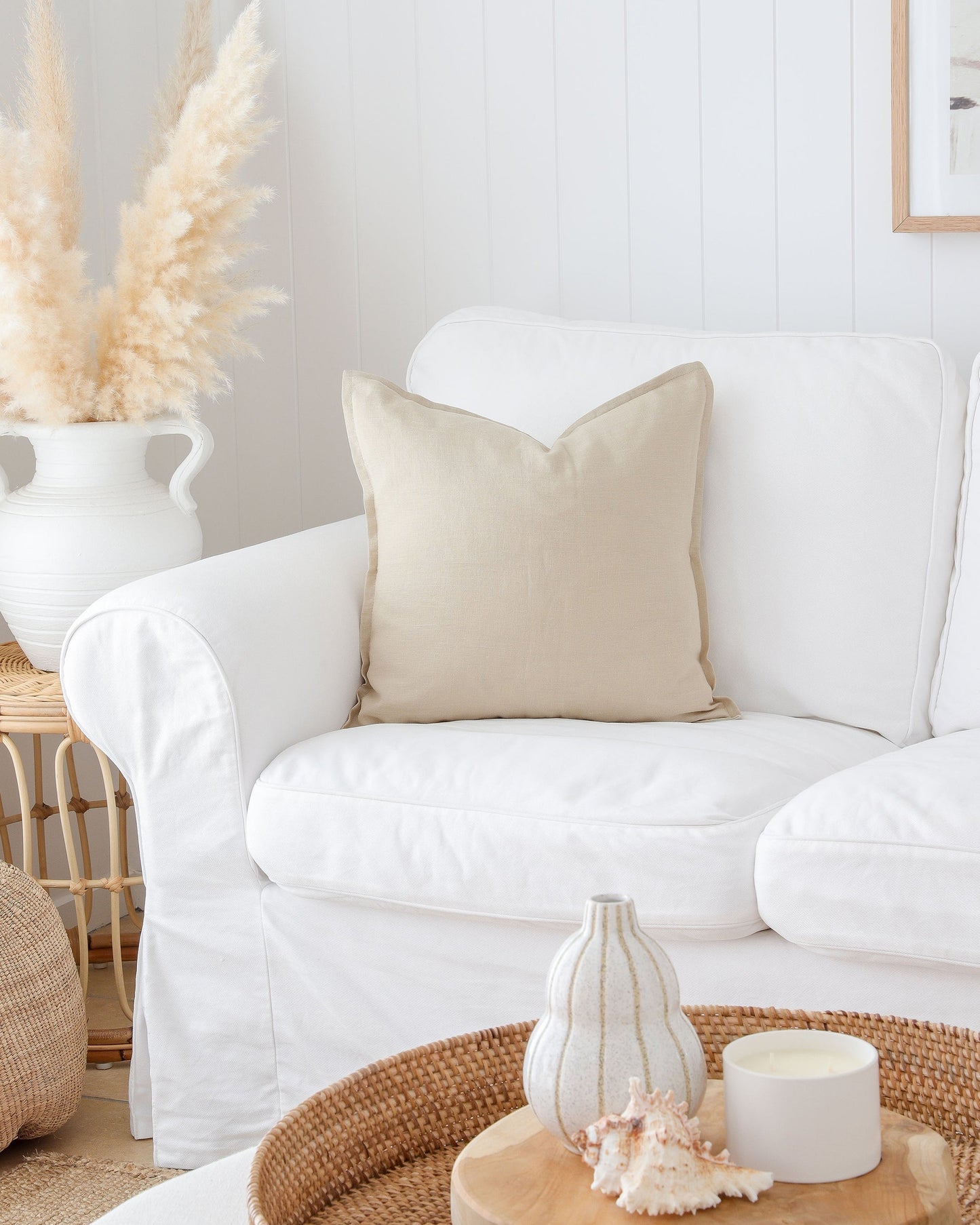 Deco pillow cover with buttons - MagicLinen