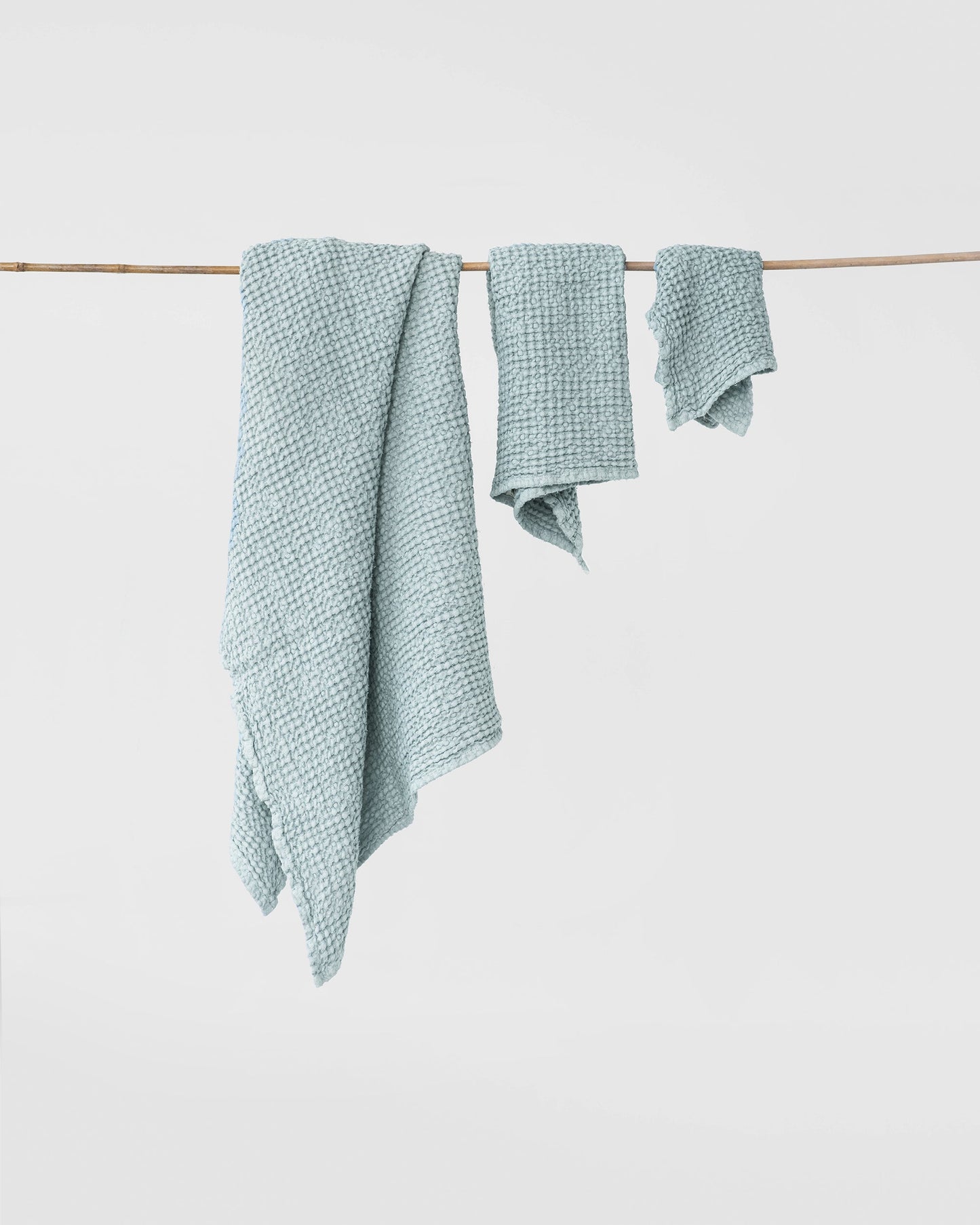 Dusty blue waffle towel set (3 pcs) - MagicLinen