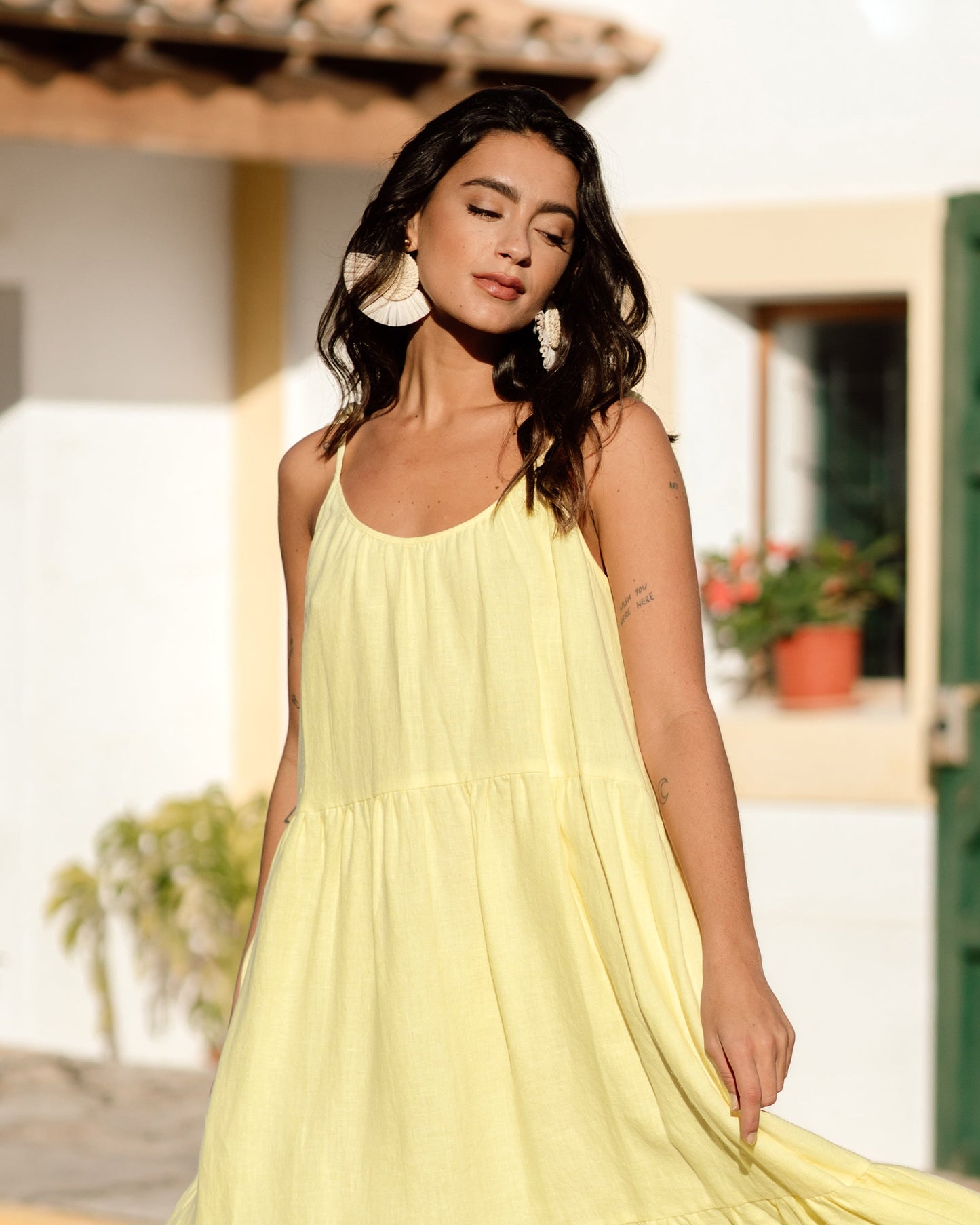 Flowy midi linen dress PRASLIN in bright yellow - MagicLinen