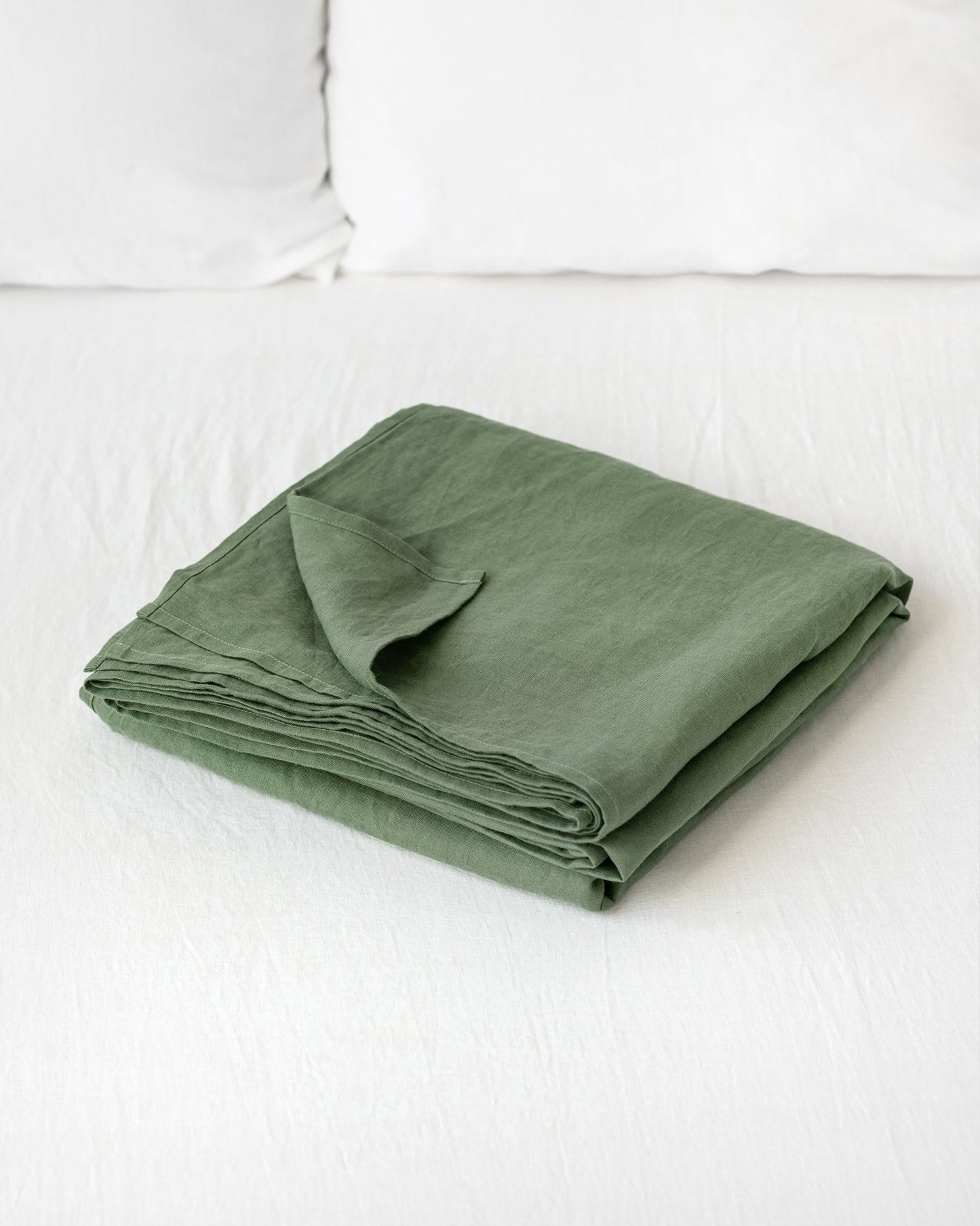 Forest green linen flat sheet - MagicLinen