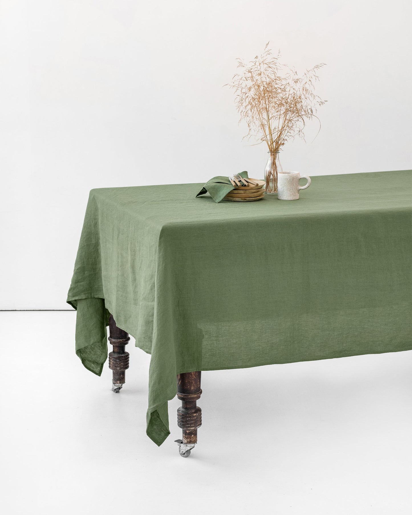 Forest green linen tablecloth - MagicLinen