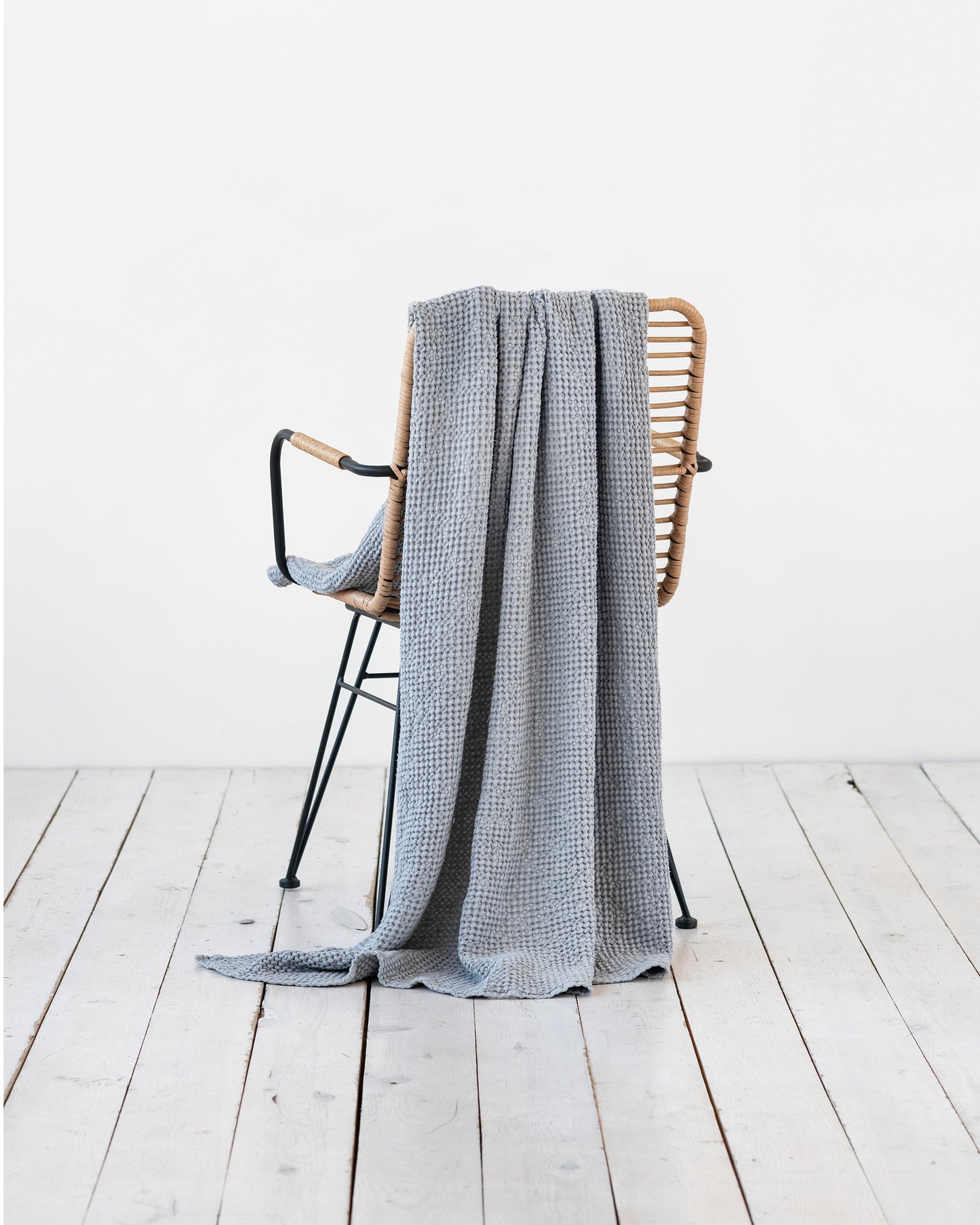Light gray waffle throw - MagicLinen