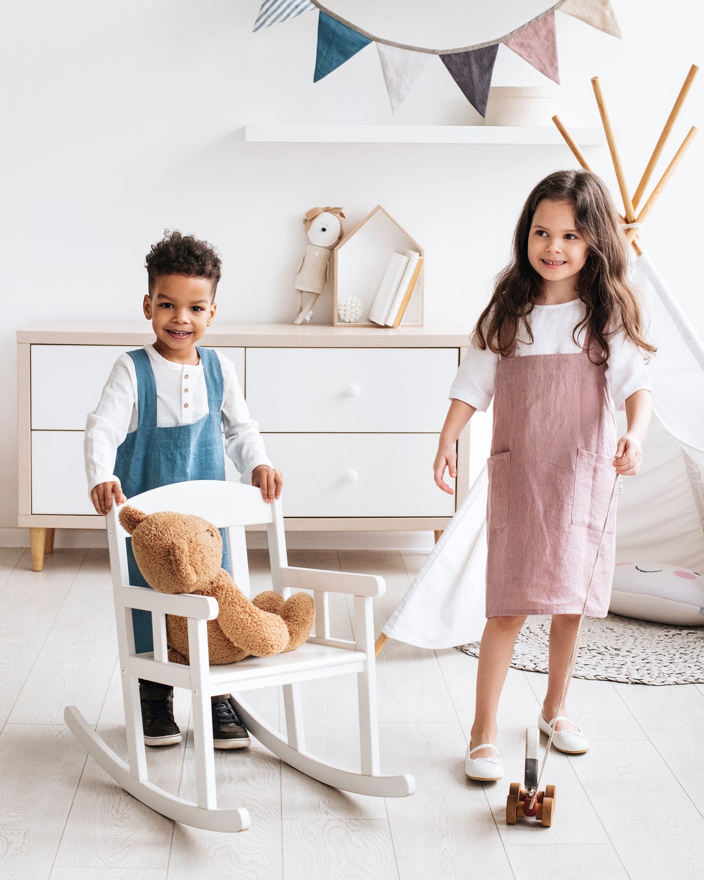 Linen apron for kids - MagicLinen