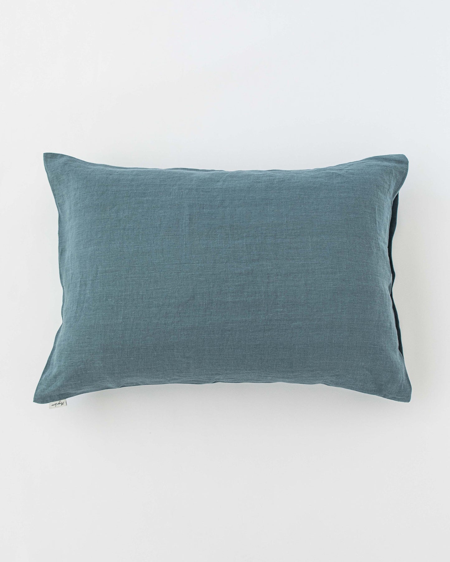 Linen pillowcase with buttons - MagicLinen