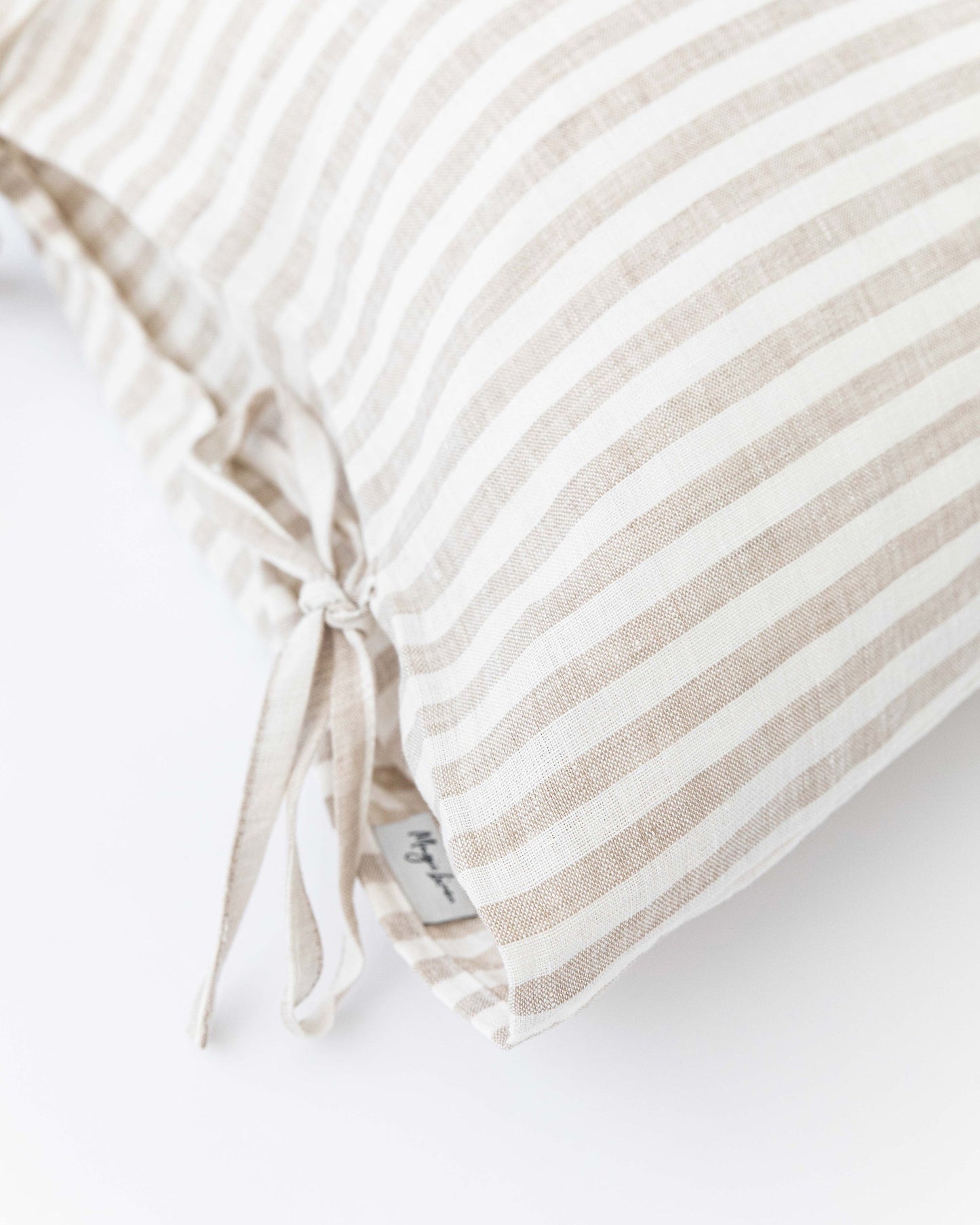 Linen pillowcase with ties - MagicLinen