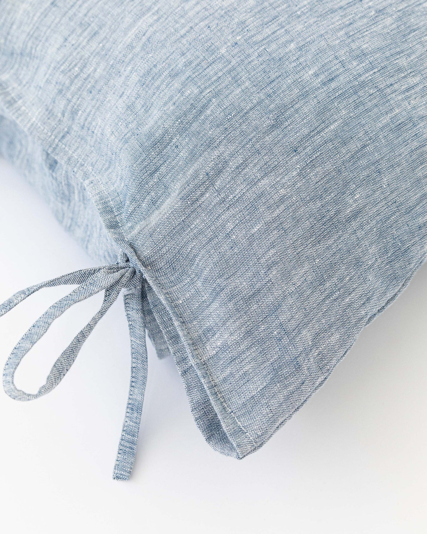 Linen pillowcase with ties - MagicLinen