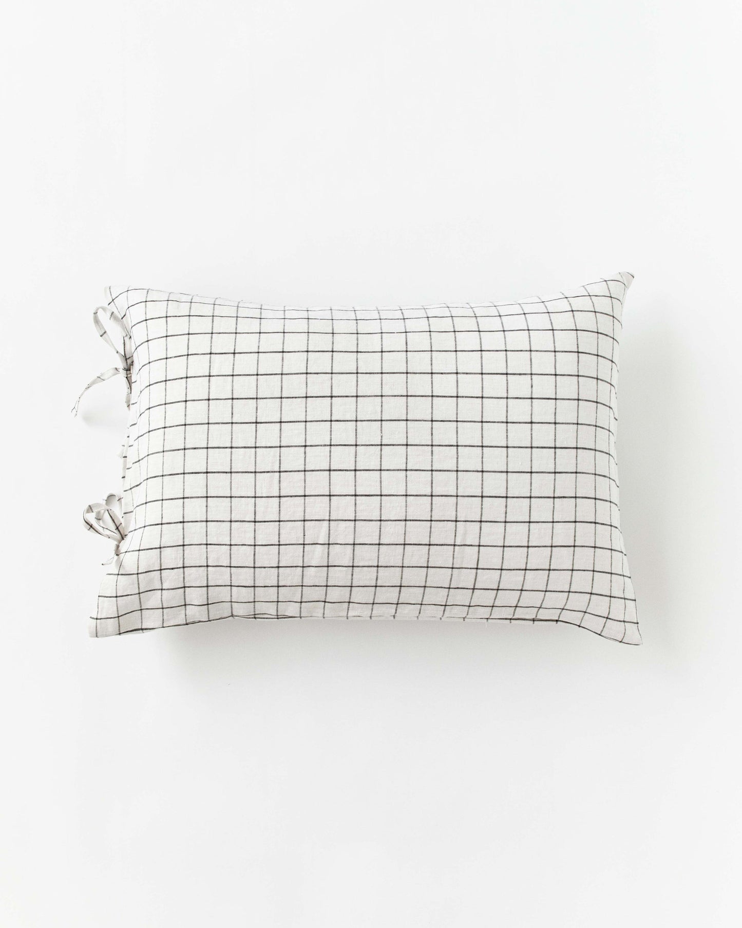 Linen pillowcase with ties - MagicLinen
