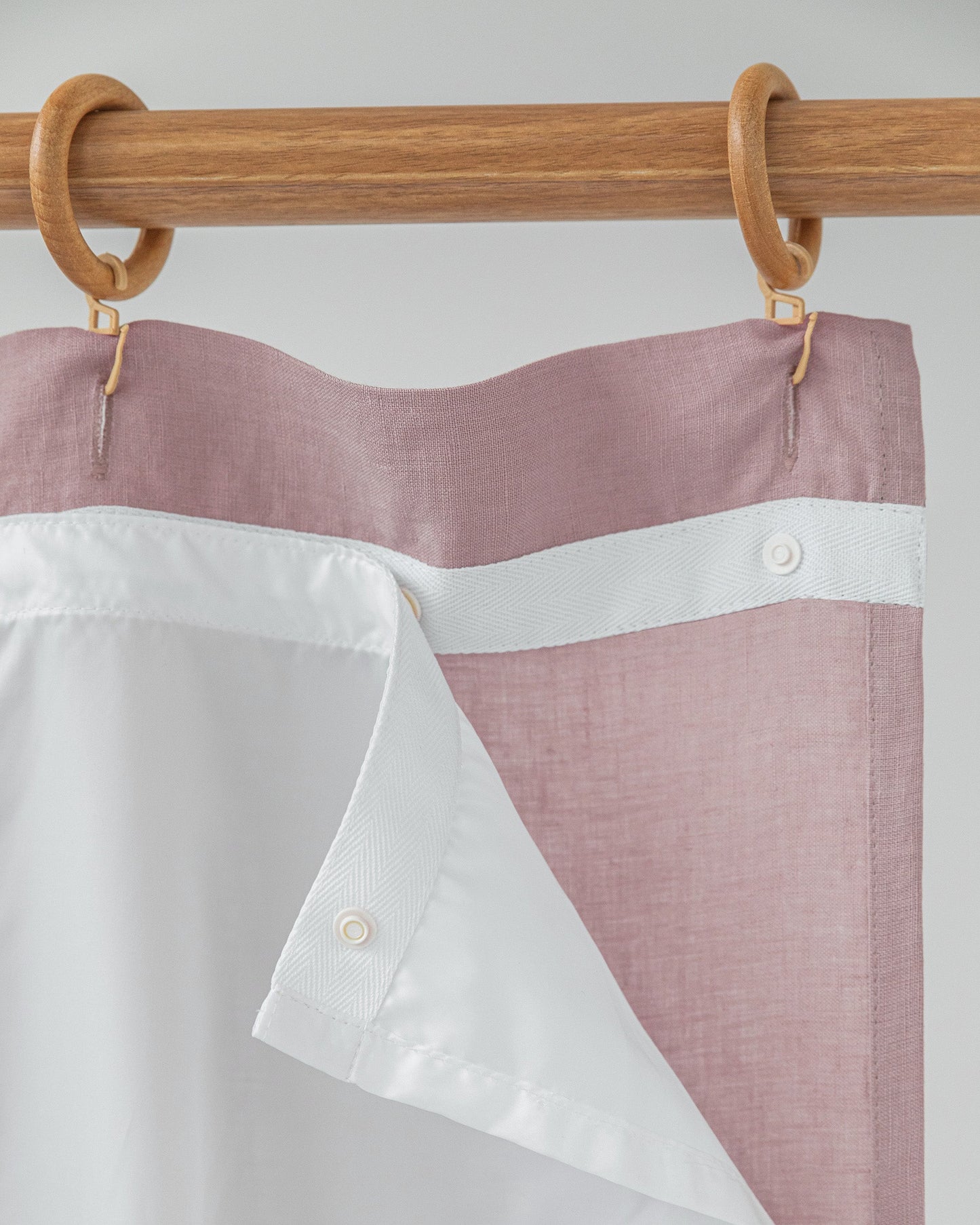 Waterproof linen shower curtain (1 pcs) in Woodrose - MagicLinen