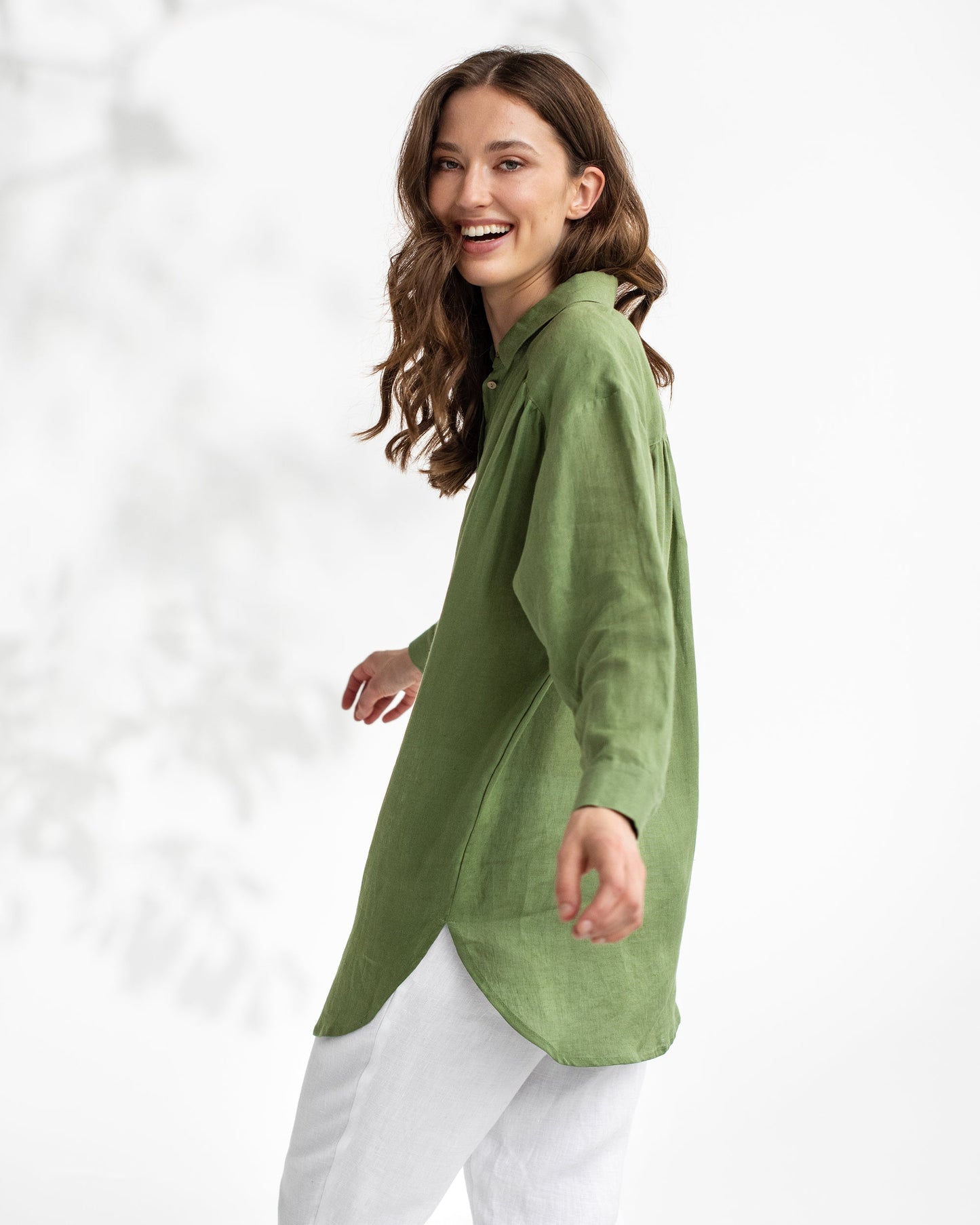 Linen shirt SAUSALITO in forest green - MagicLinen