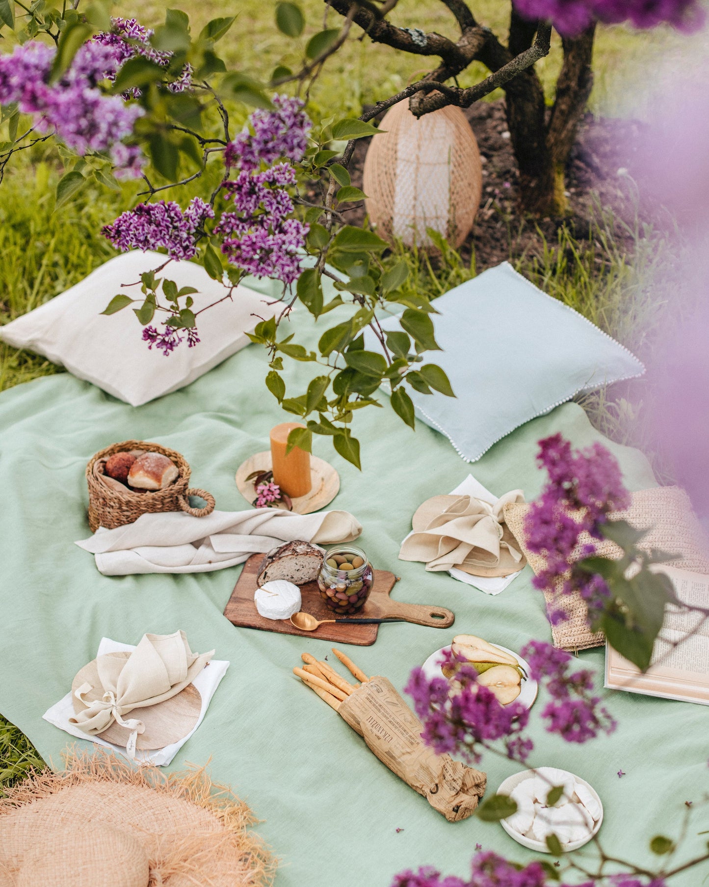 Matcha green linen tablecloth - MagicLinen