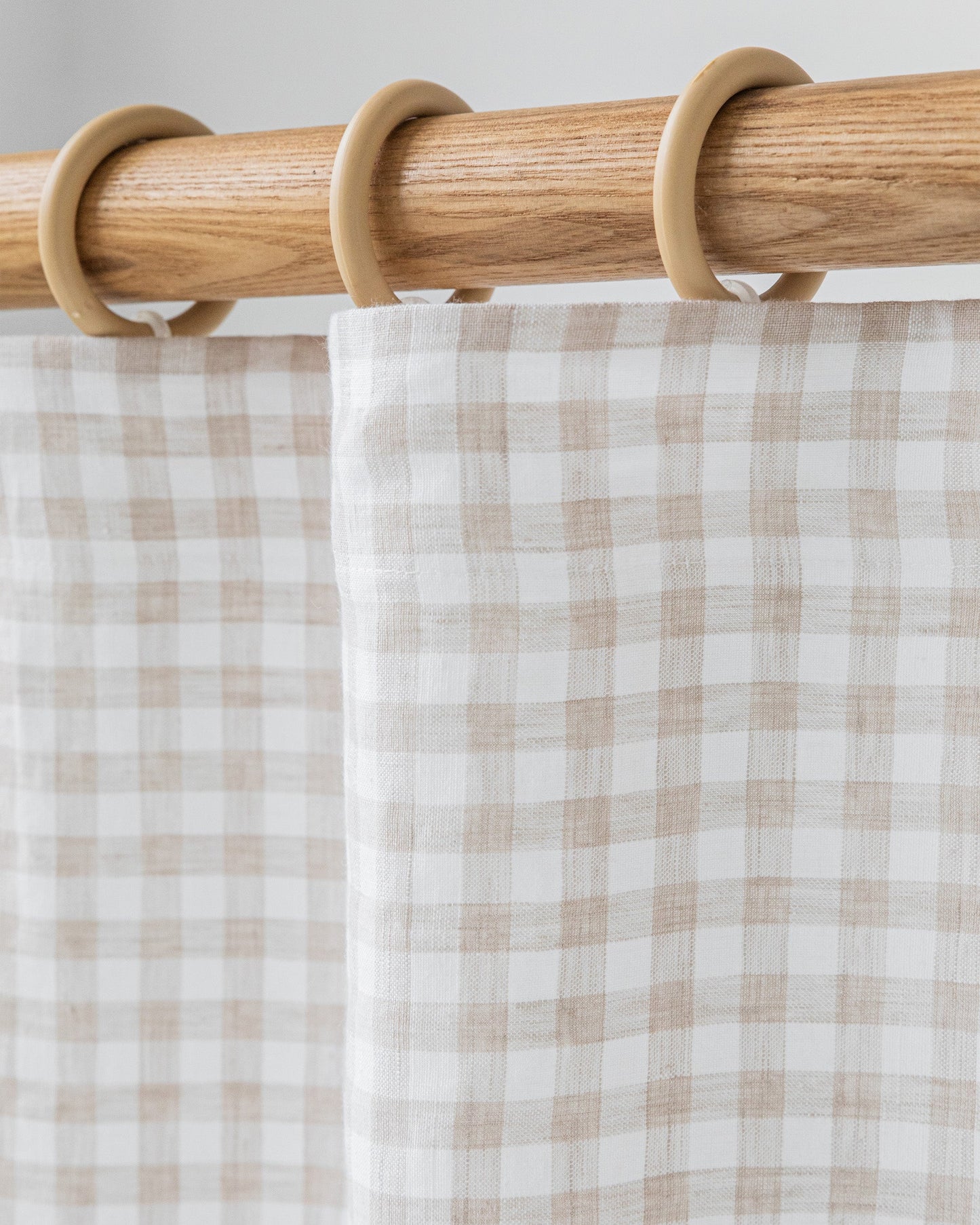 Pencil pleat linen curtain panel (1 pcs) in Natural gingham - MagicLinen