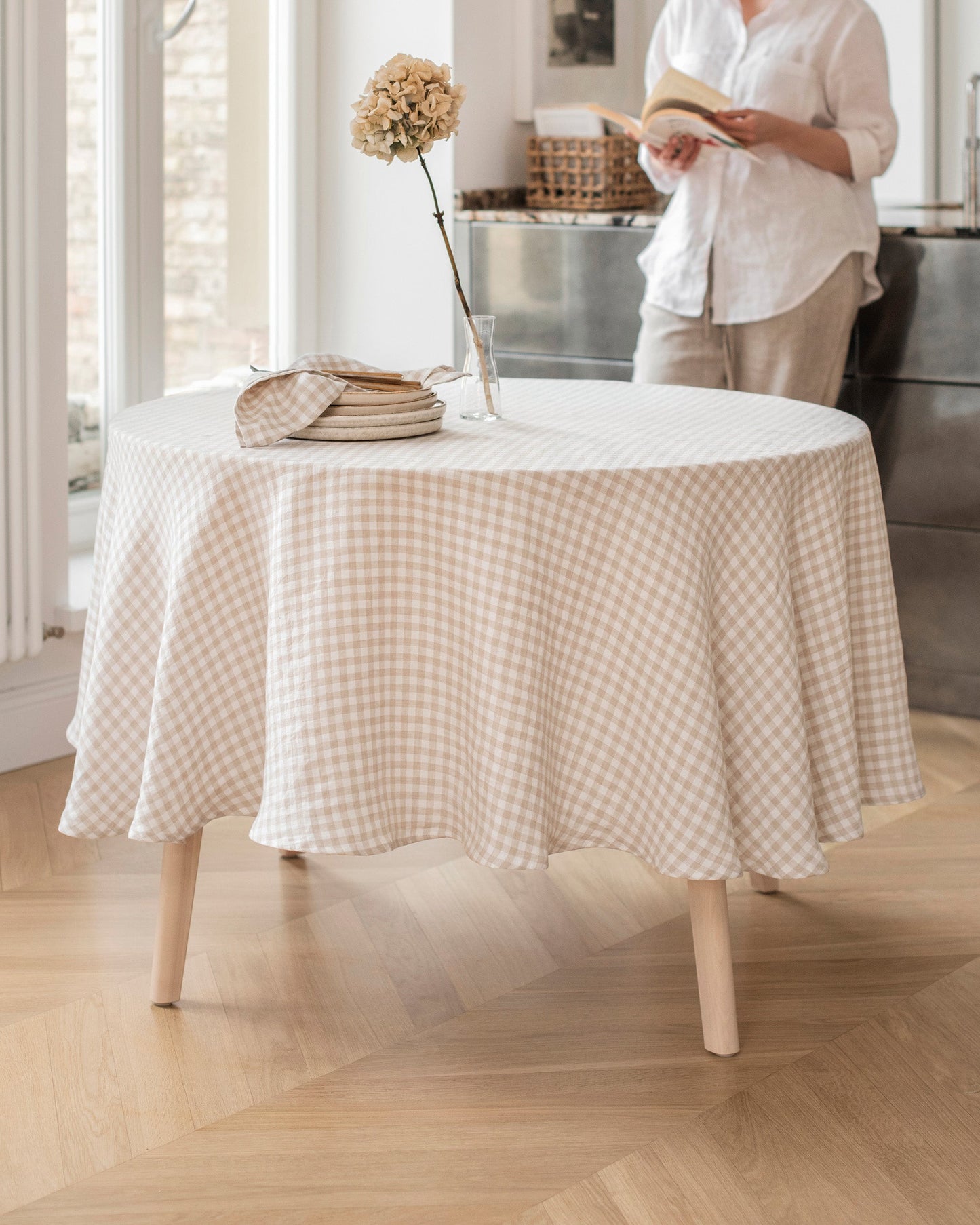 Round linen tablecloth in Natural gingham - MagicLinen
