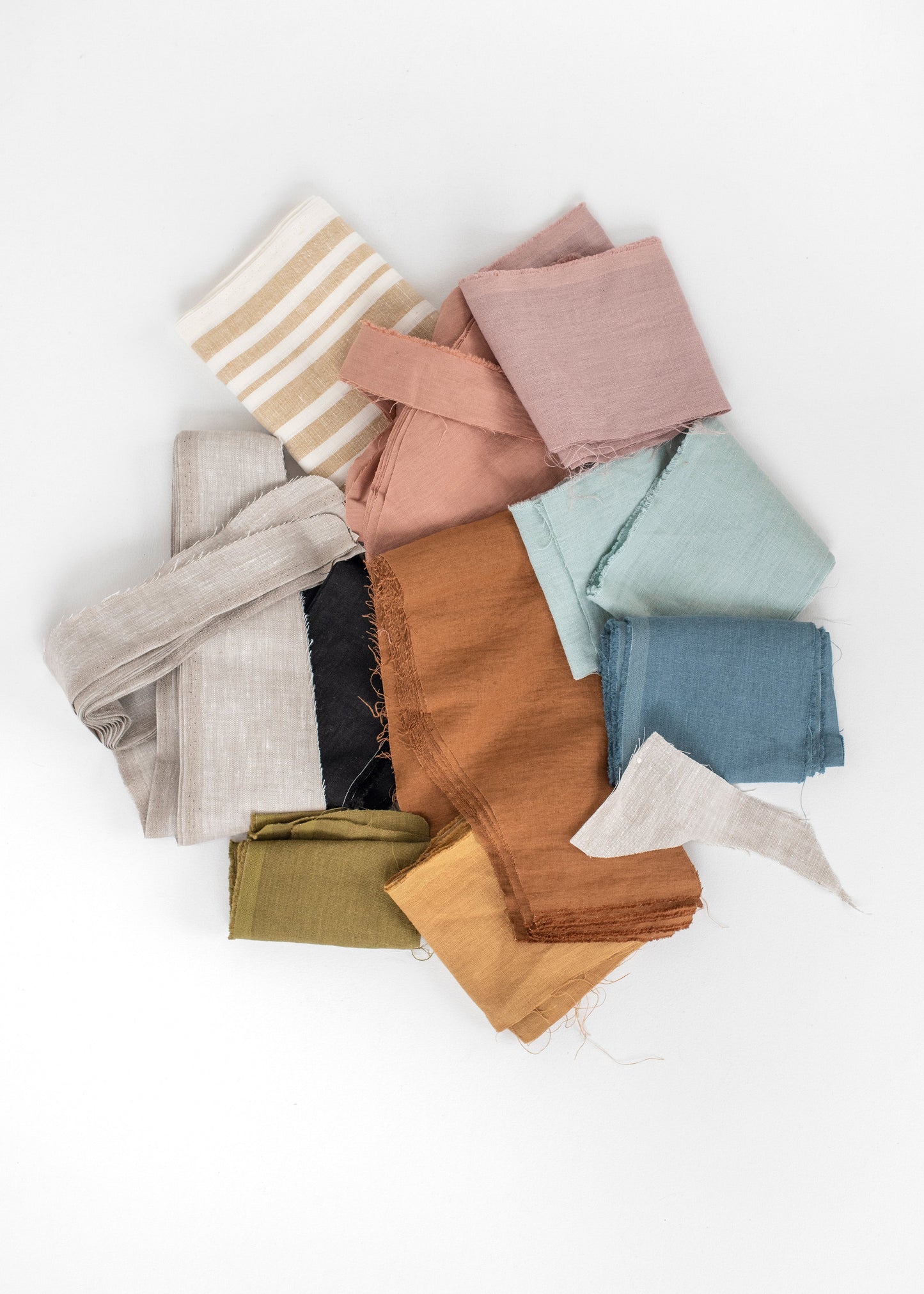 Linen scraps in various colors & sizes (2.2 lbs/ 1kg)