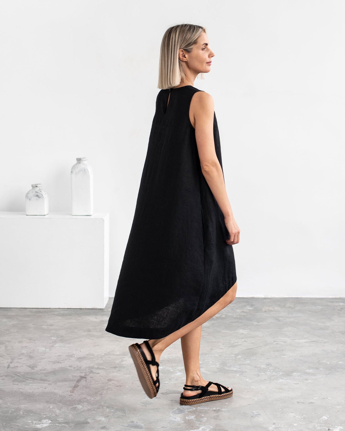 Royal TOSCANA linen dress in Black - MagicLinen