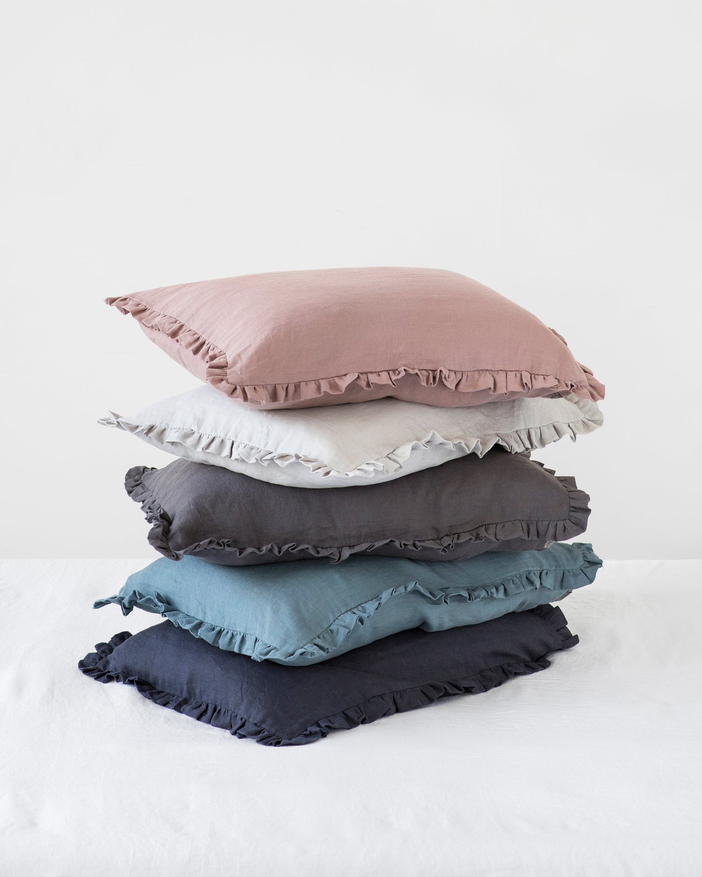 Ruffle trim linen pillowcase - MagicLinen