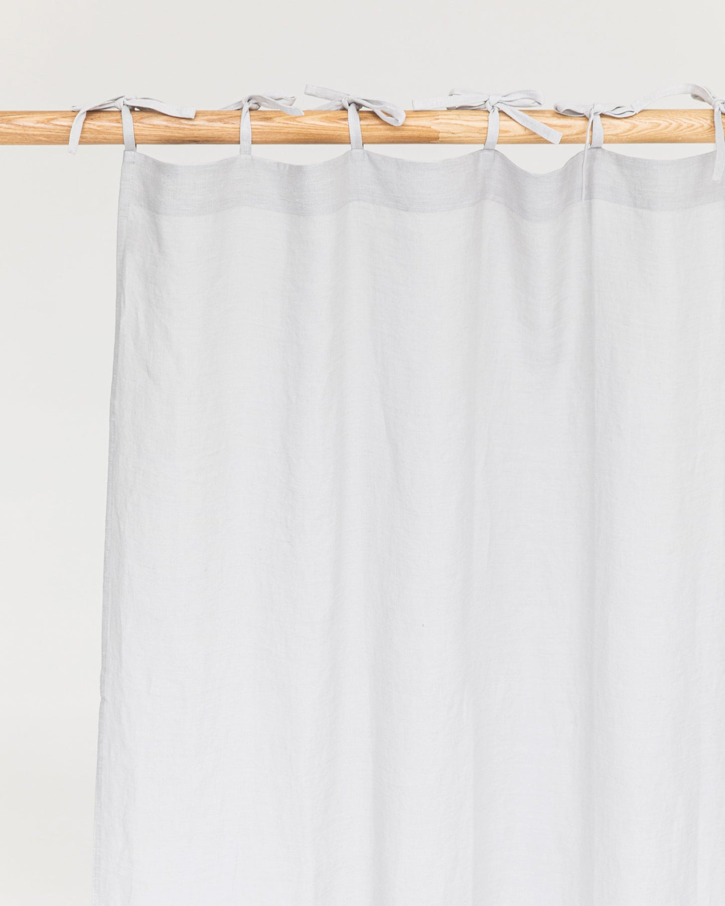 Tie top linen curtain panel (1 pcs) in Light gray - MagicLinen