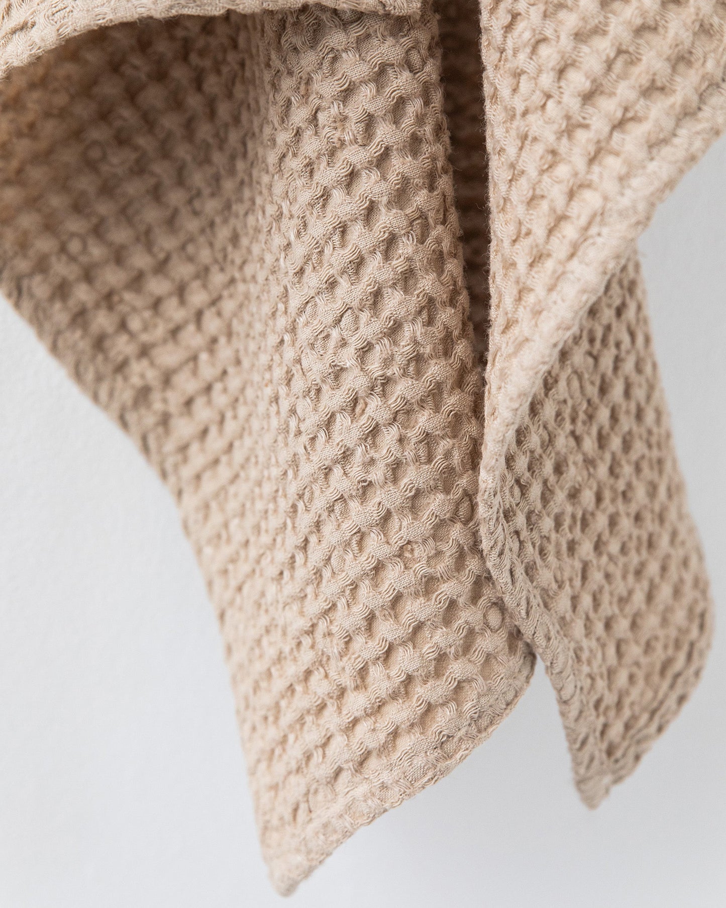 Waffle face cloth in Beige - MagicLinen