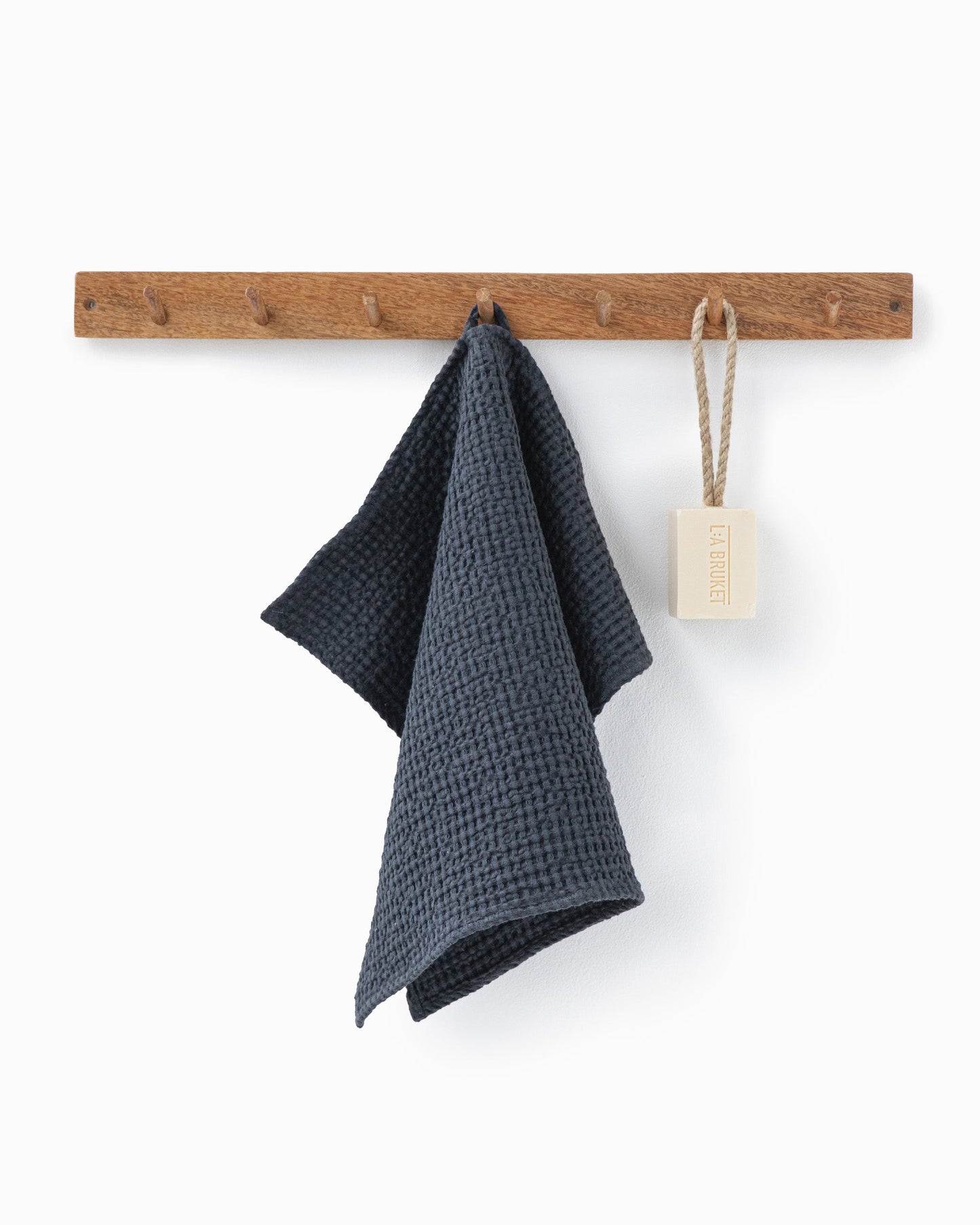 Waffle Face Towel in Dark Gray - MagicLinen